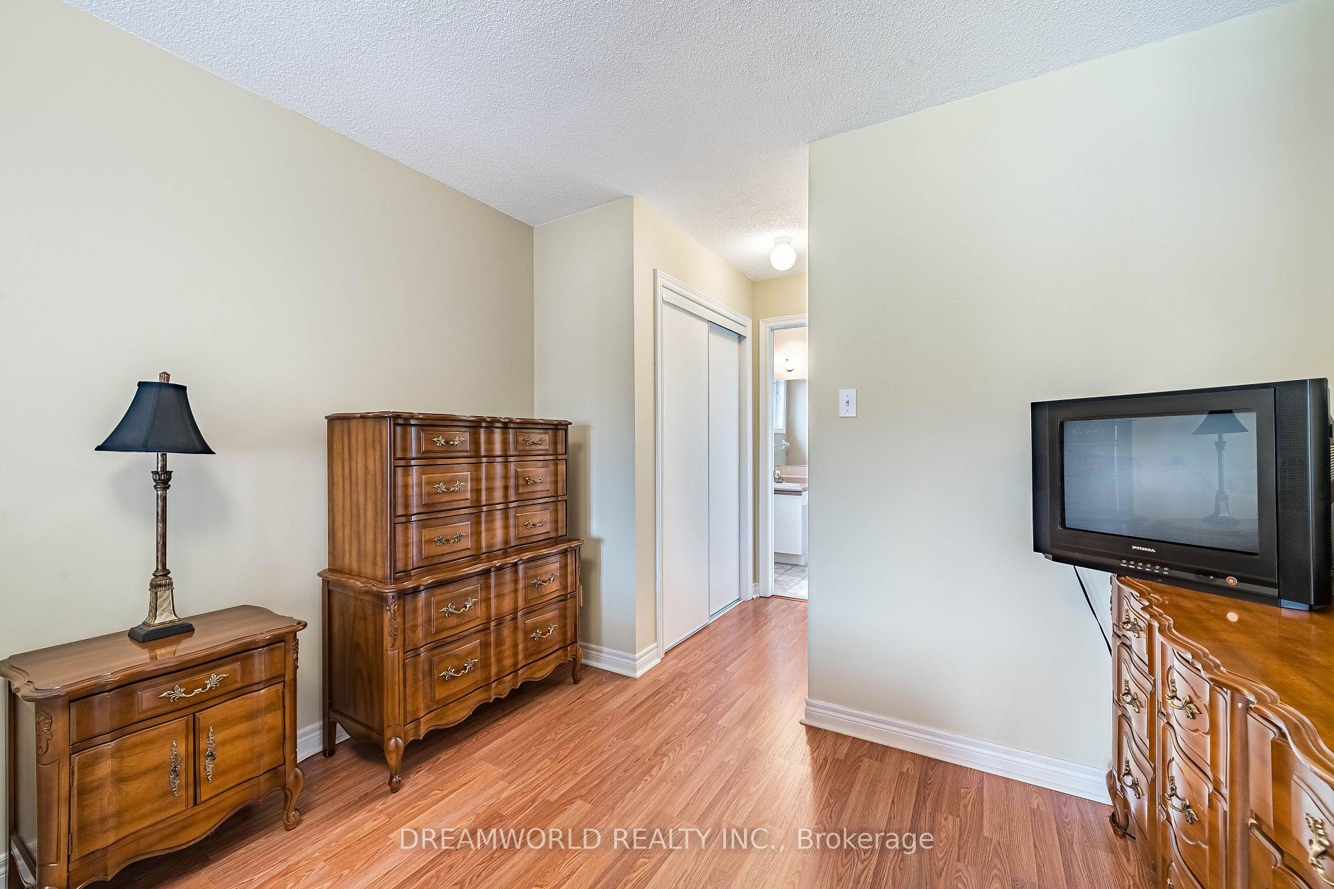 Photo 30 of 209 Rosanna Crescent, Vaughan, Maple — HOMEH