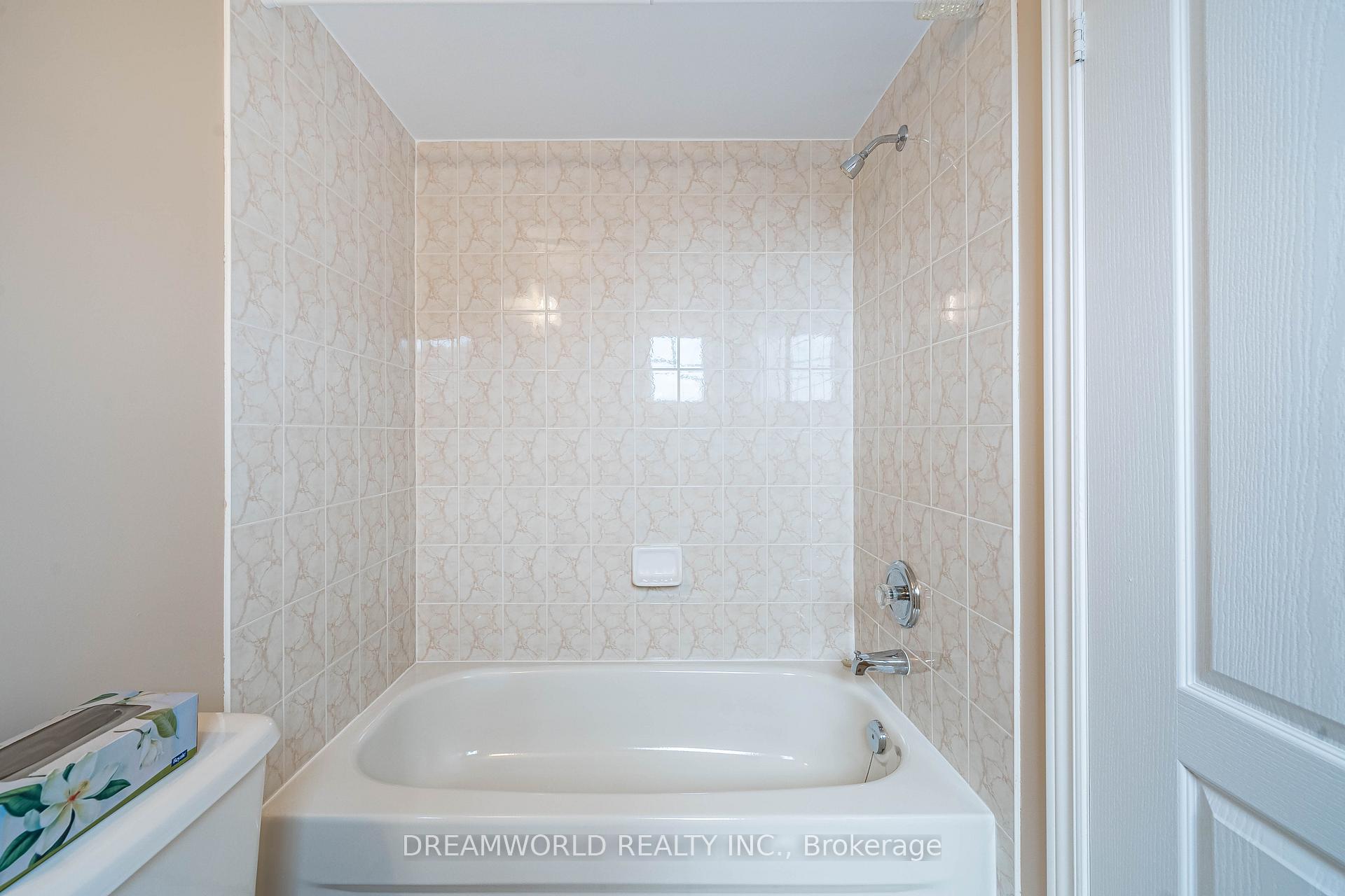 Photo 33 of 209 Rosanna Crescent, Vaughan, Maple — HOMEH