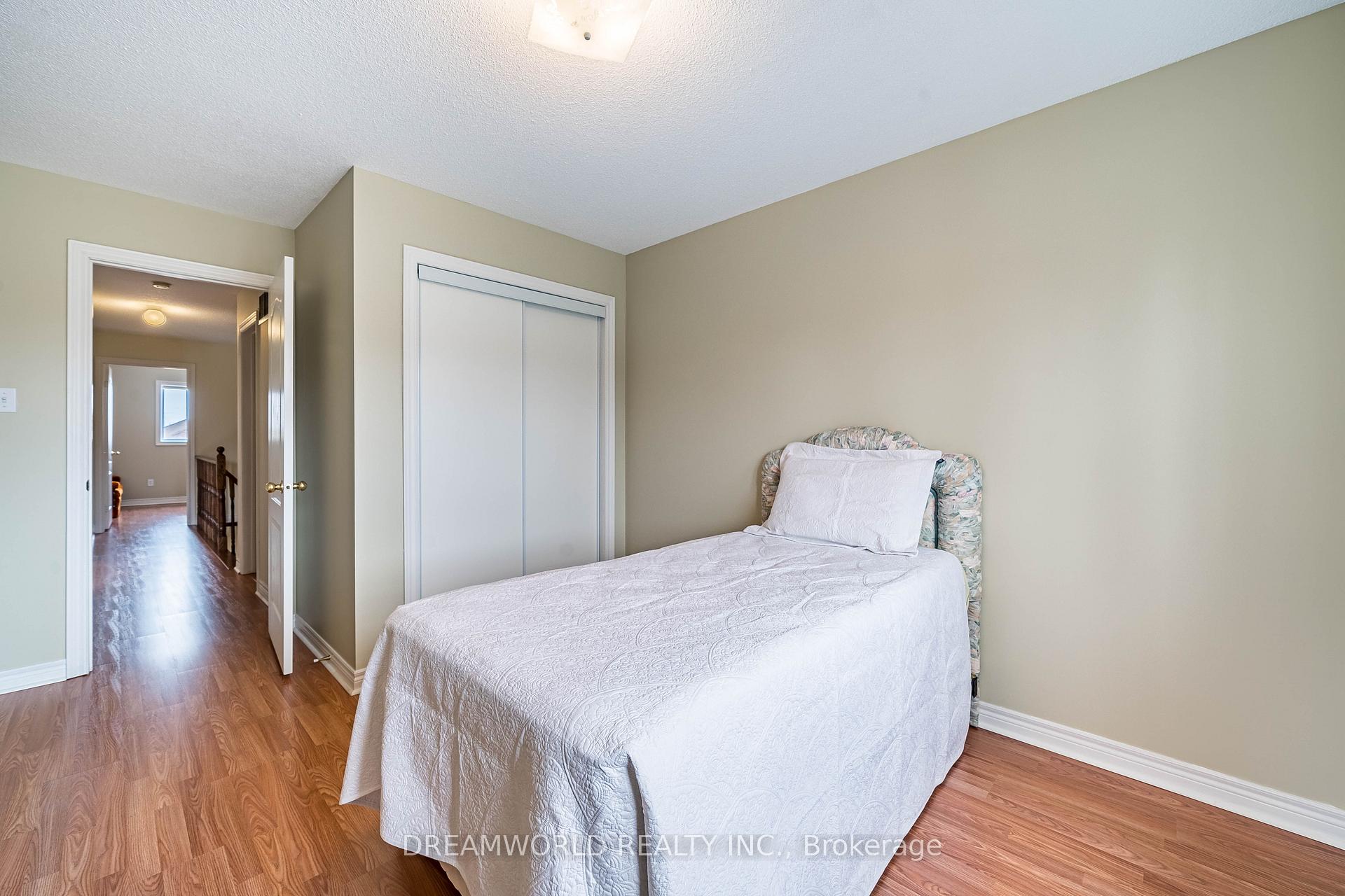 Photo 37 of 209 Rosanna Crescent, Vaughan, Maple — HOMEH