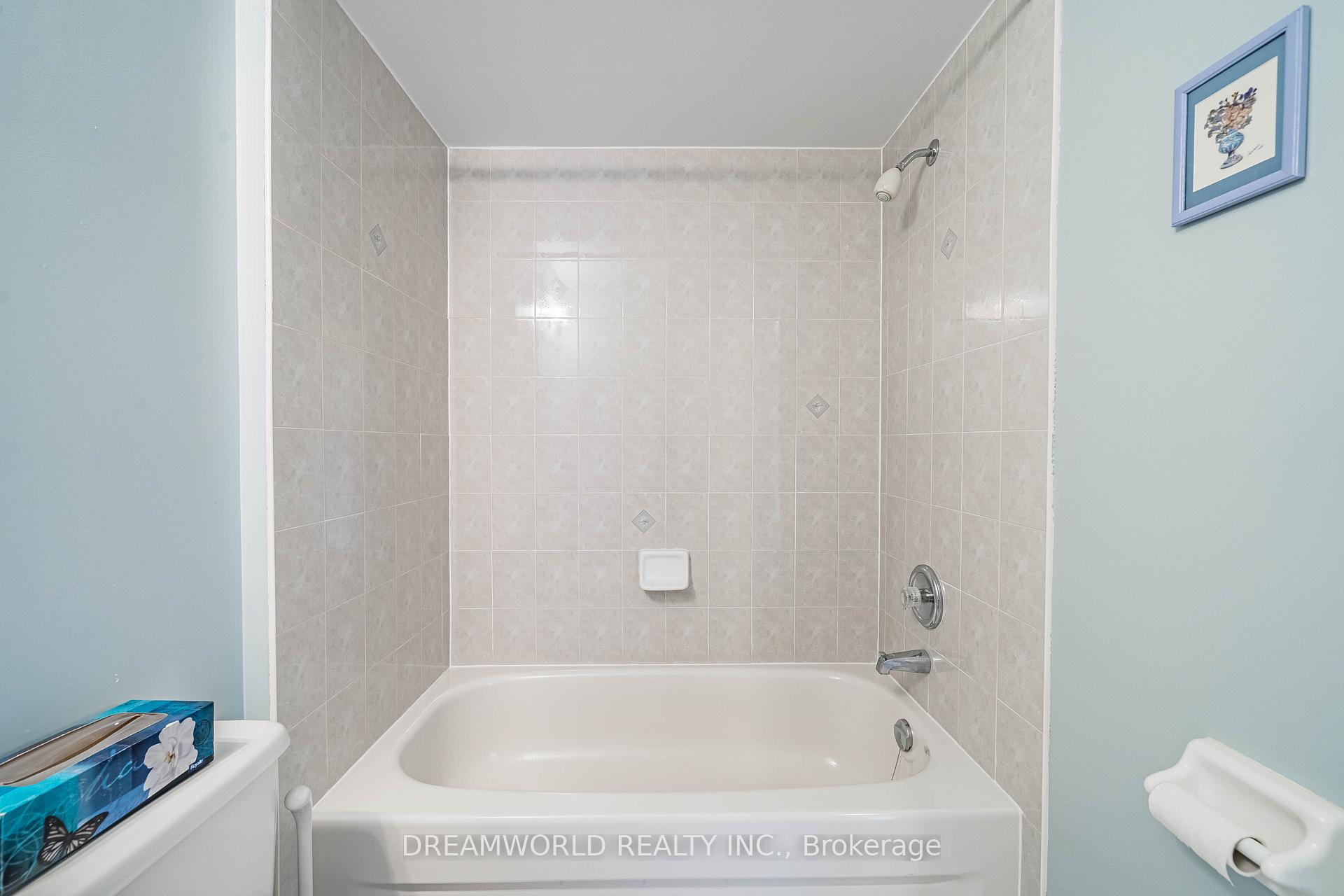 Photo 39 of 209 Rosanna Crescent, Vaughan, Maple — HOMEH