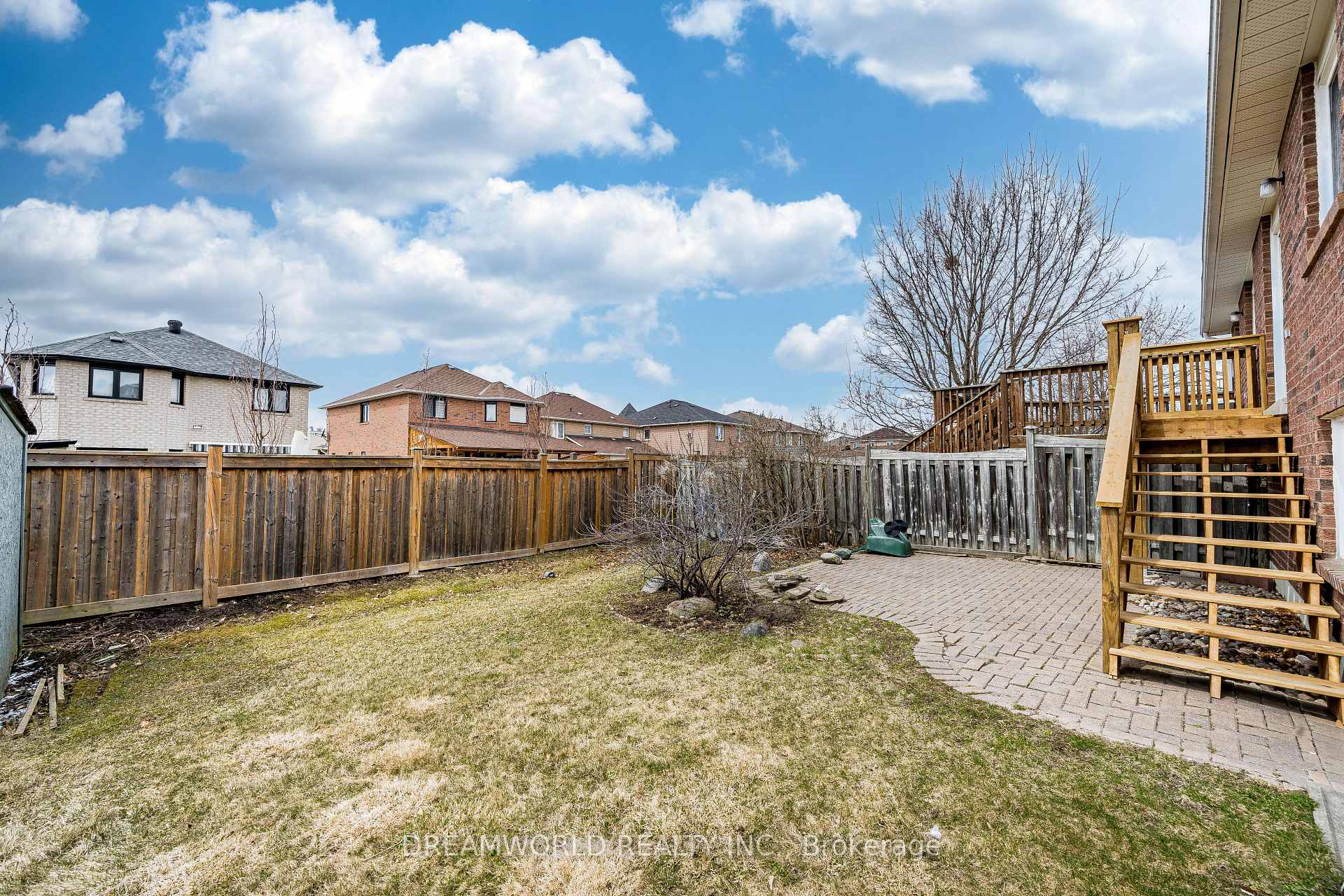 Photo 43 of 209 Rosanna Crescent, Vaughan, Maple — HOMEH