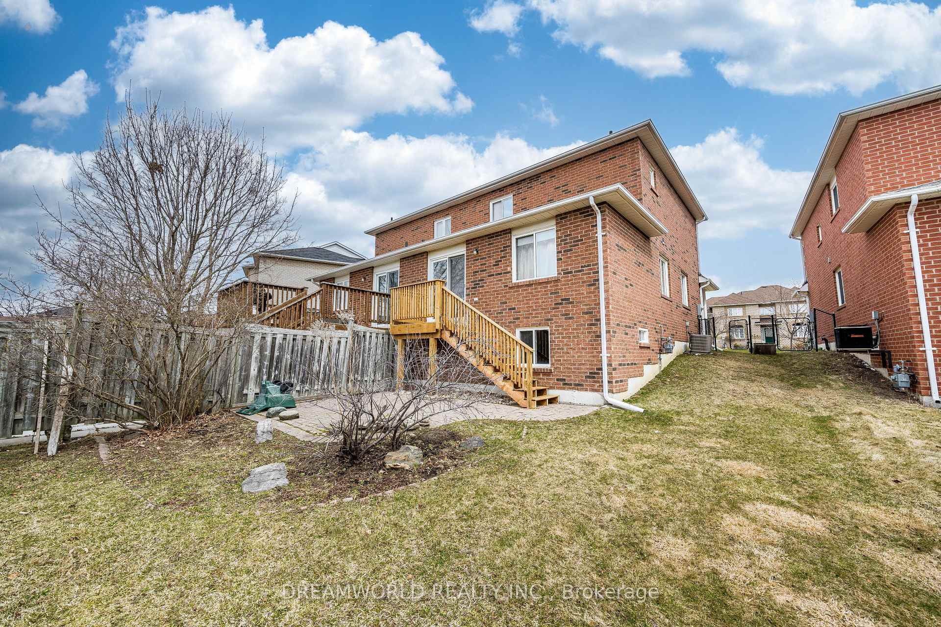 Photo 44 of 209 Rosanna Crescent, Vaughan, Maple — HOMEH