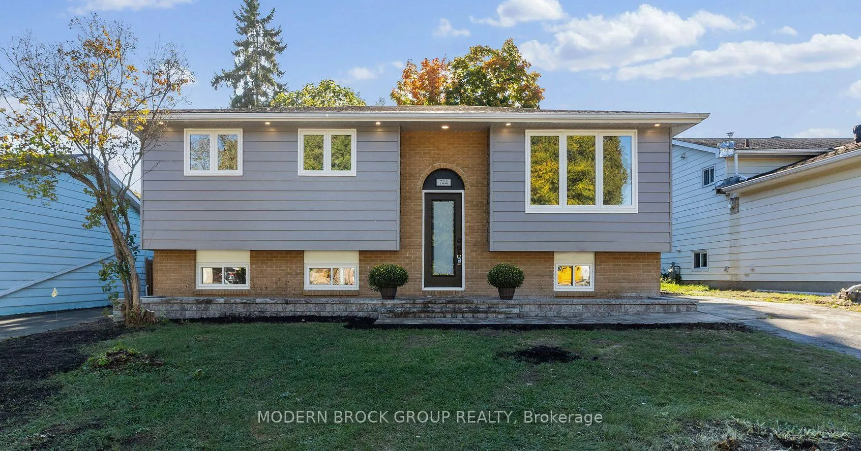 Photo 1 of 744 Comstock Crescent, Brockville — HOMEH