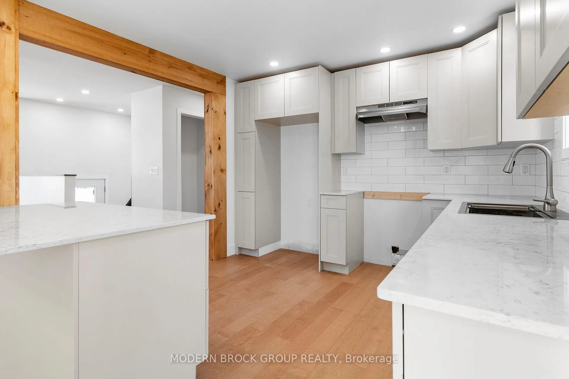 Photo 18 of 744 Comstock Crescent, Brockville — HOMEH
