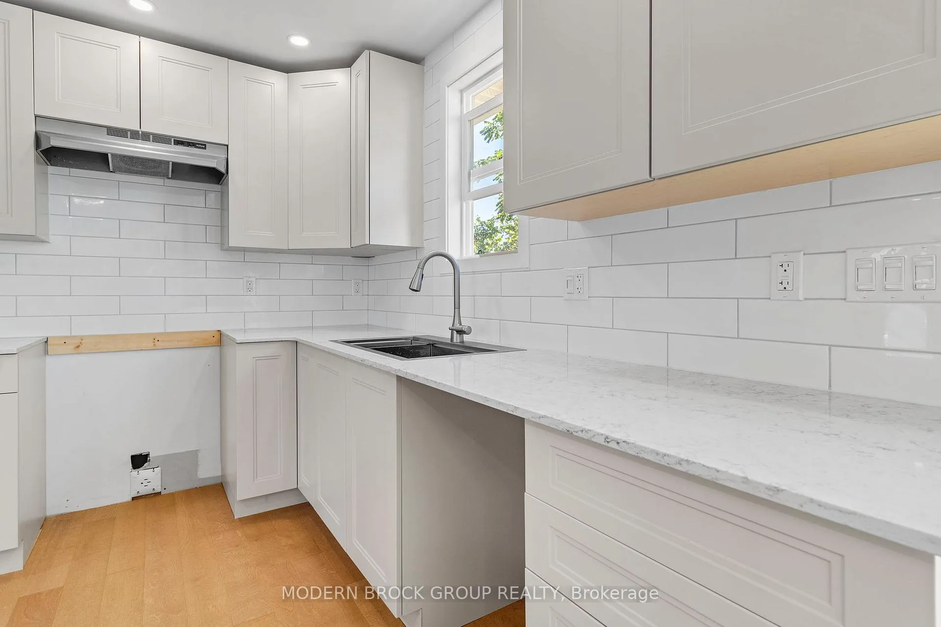 Photo 19 of 744 Comstock Crescent, Brockville — HOMEH