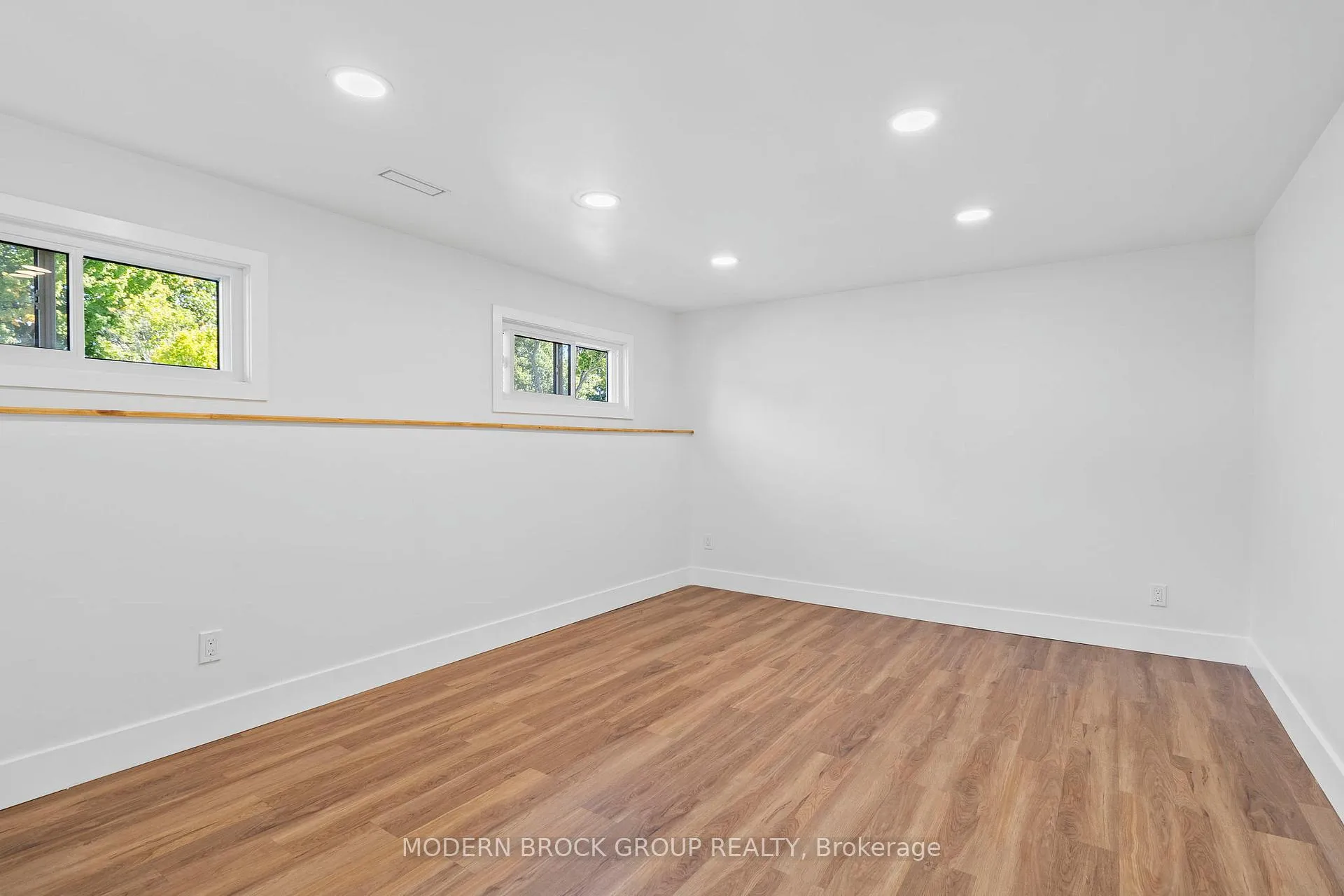 Photo 31 of 744 Comstock Crescent, Brockville — HOMEH