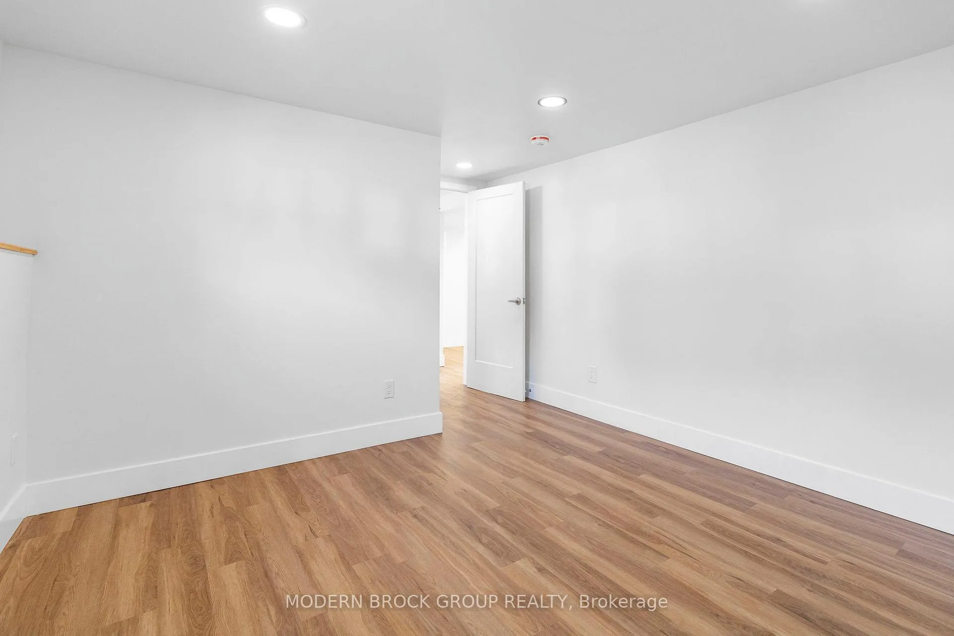 Photo 35 of 744 Comstock Crescent, Brockville — HOMEH