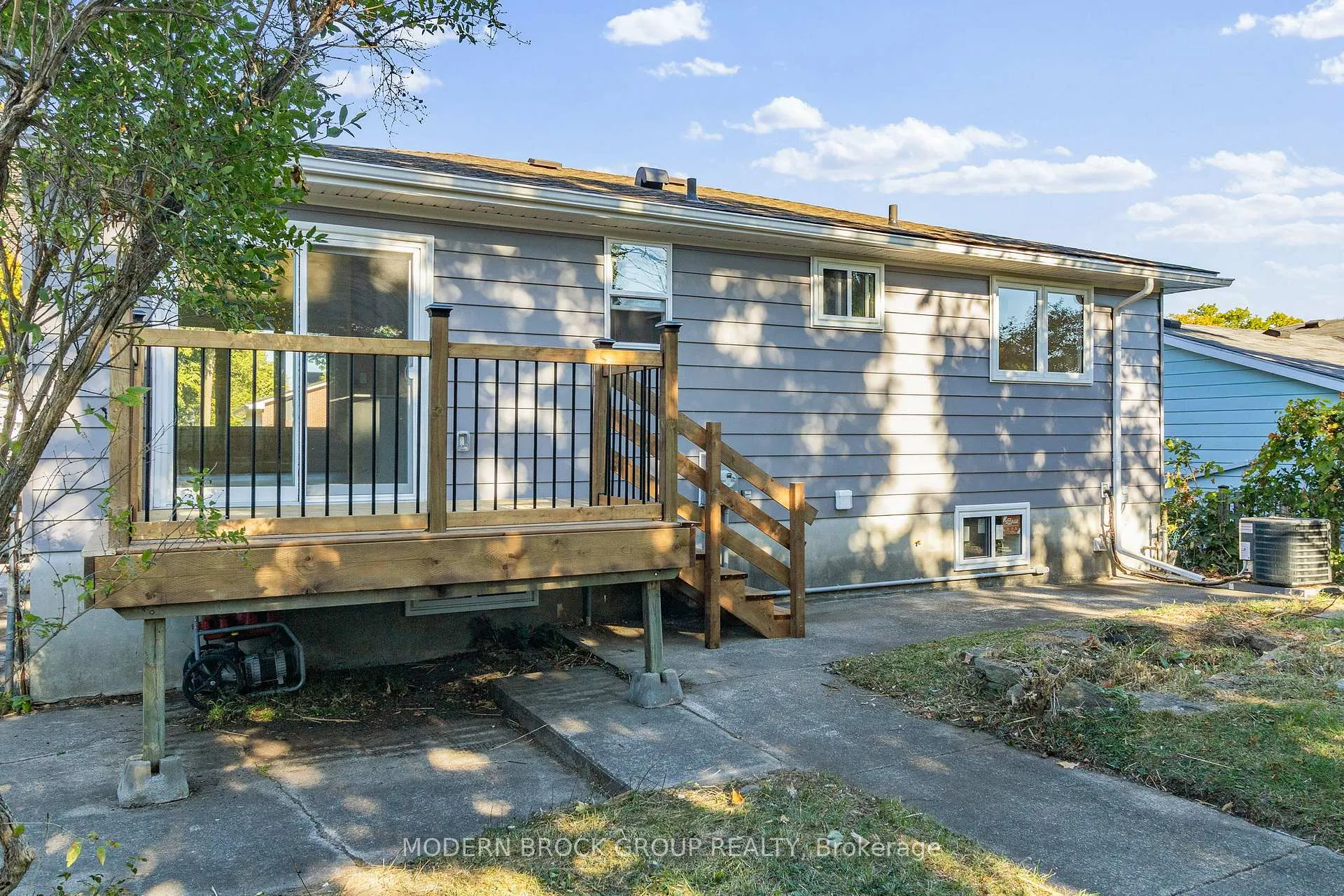 Photo 41 of 744 Comstock Crescent, Brockville — HOMEH