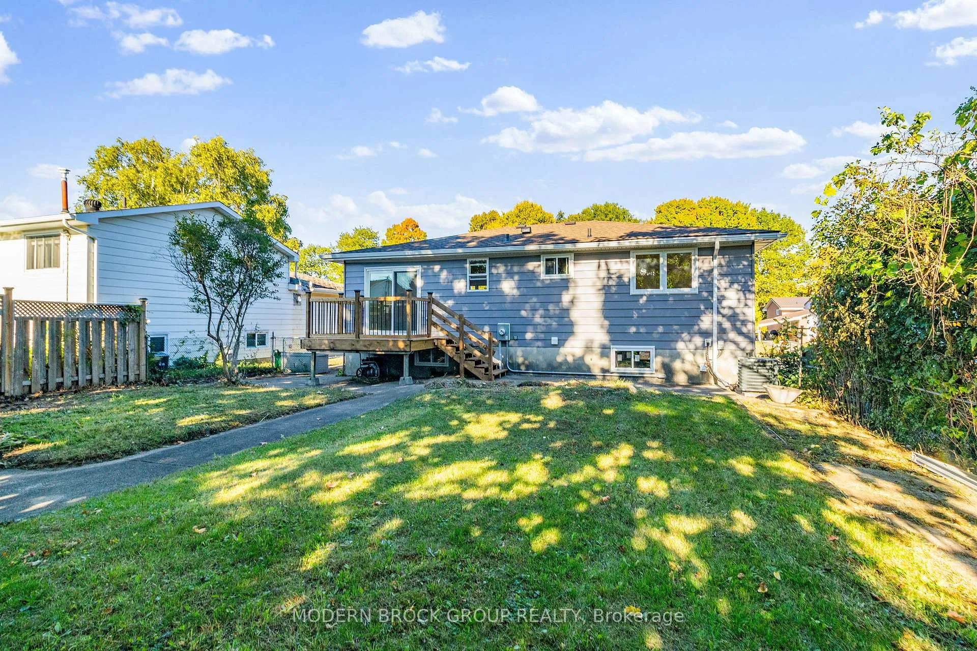 Photo 45 of 744 Comstock Crescent, Brockville — HOMEH