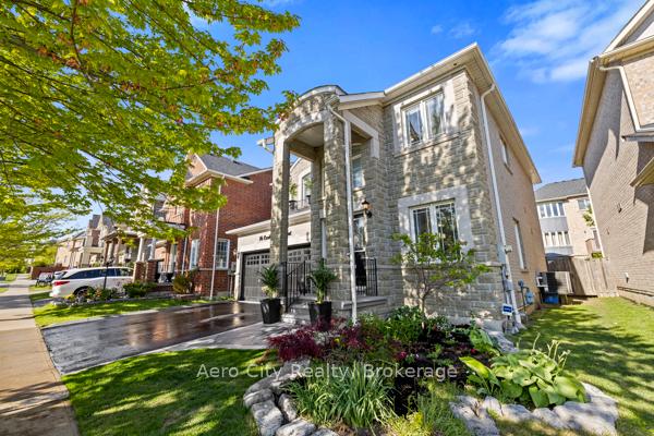 Photo 3 of 16 Carberry Crescent, Ajax, Northeast Ajax — HOMEH