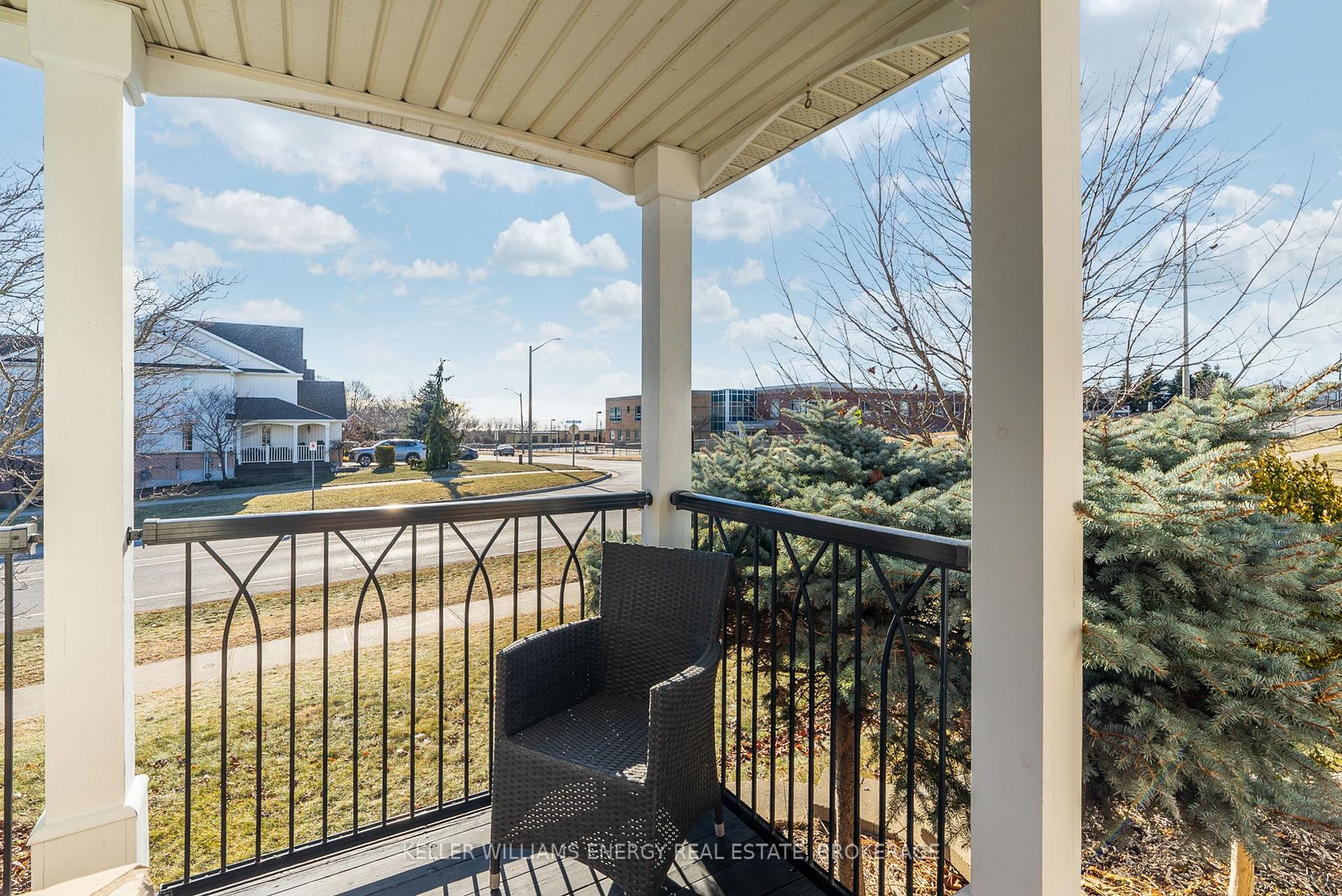 Photo 3 of 1101 Ashgrove Crescent, Oshawa, Pinecrest — HOMEH
