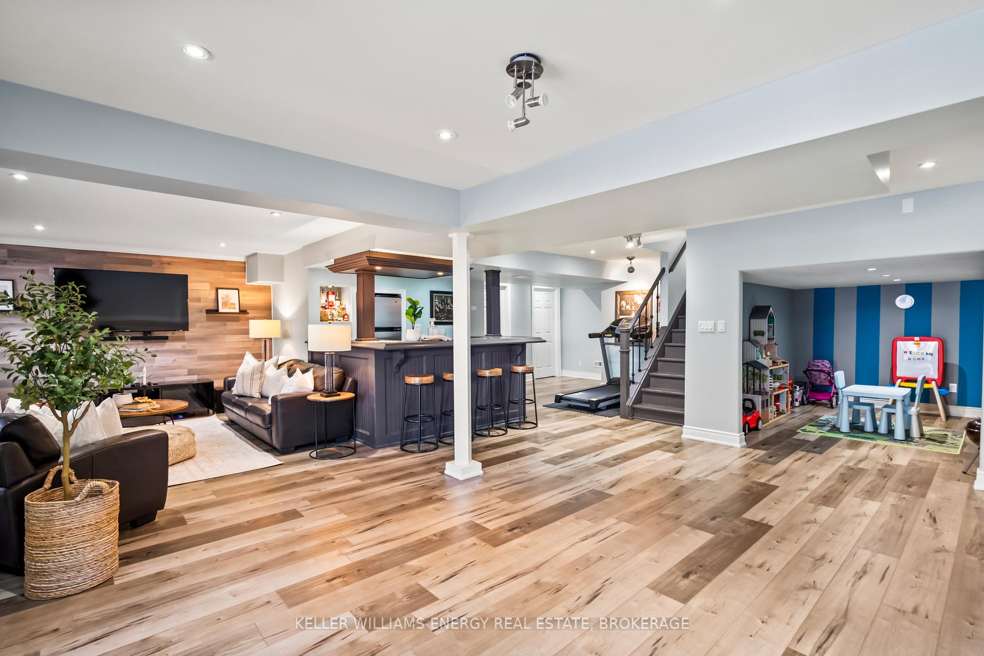 Photo 26 of 1101 Ashgrove Crescent, Oshawa, Pinecrest — HOMEH