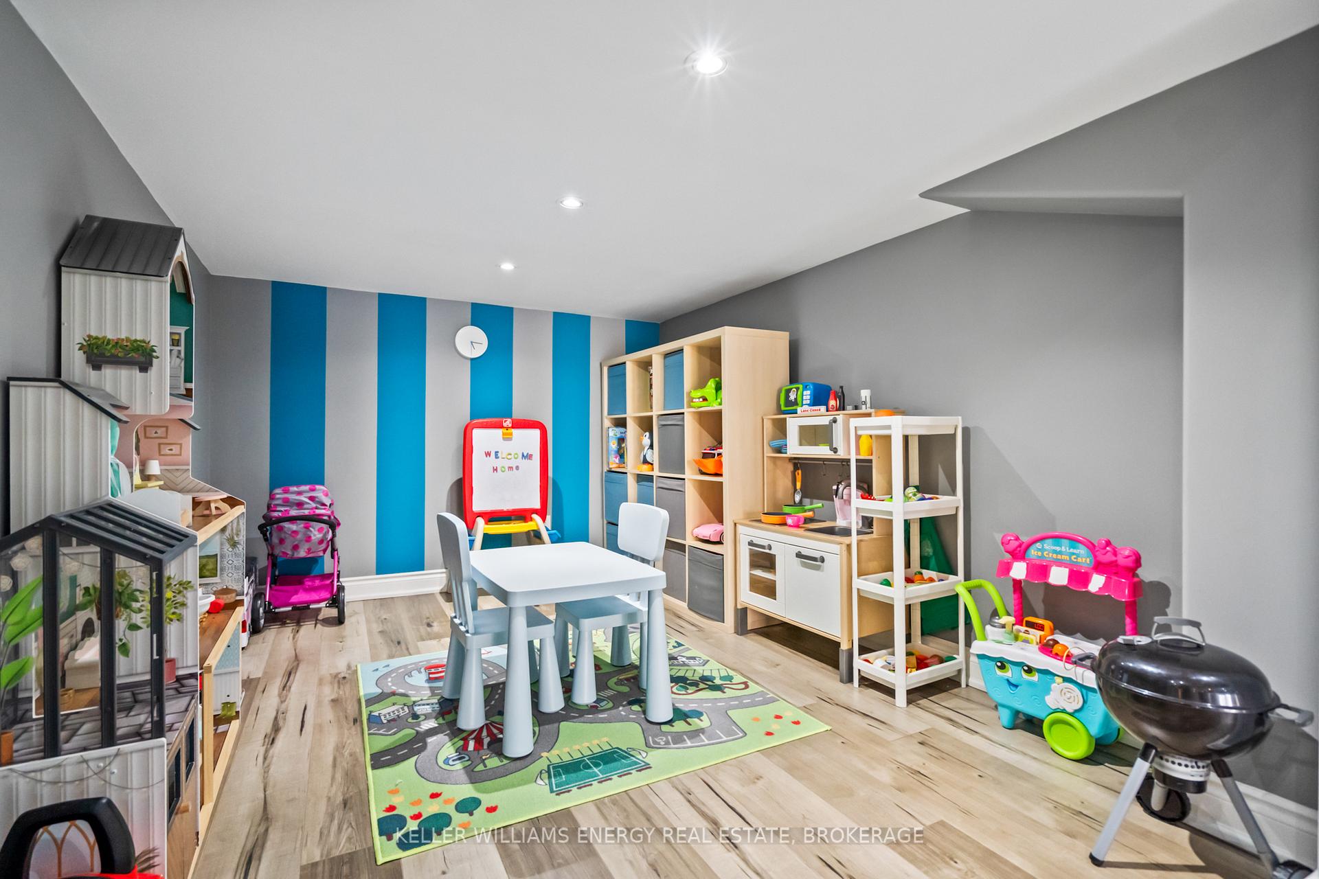 Photo 31 of 1101 Ashgrove Crescent, Oshawa, Pinecrest — HOMEH