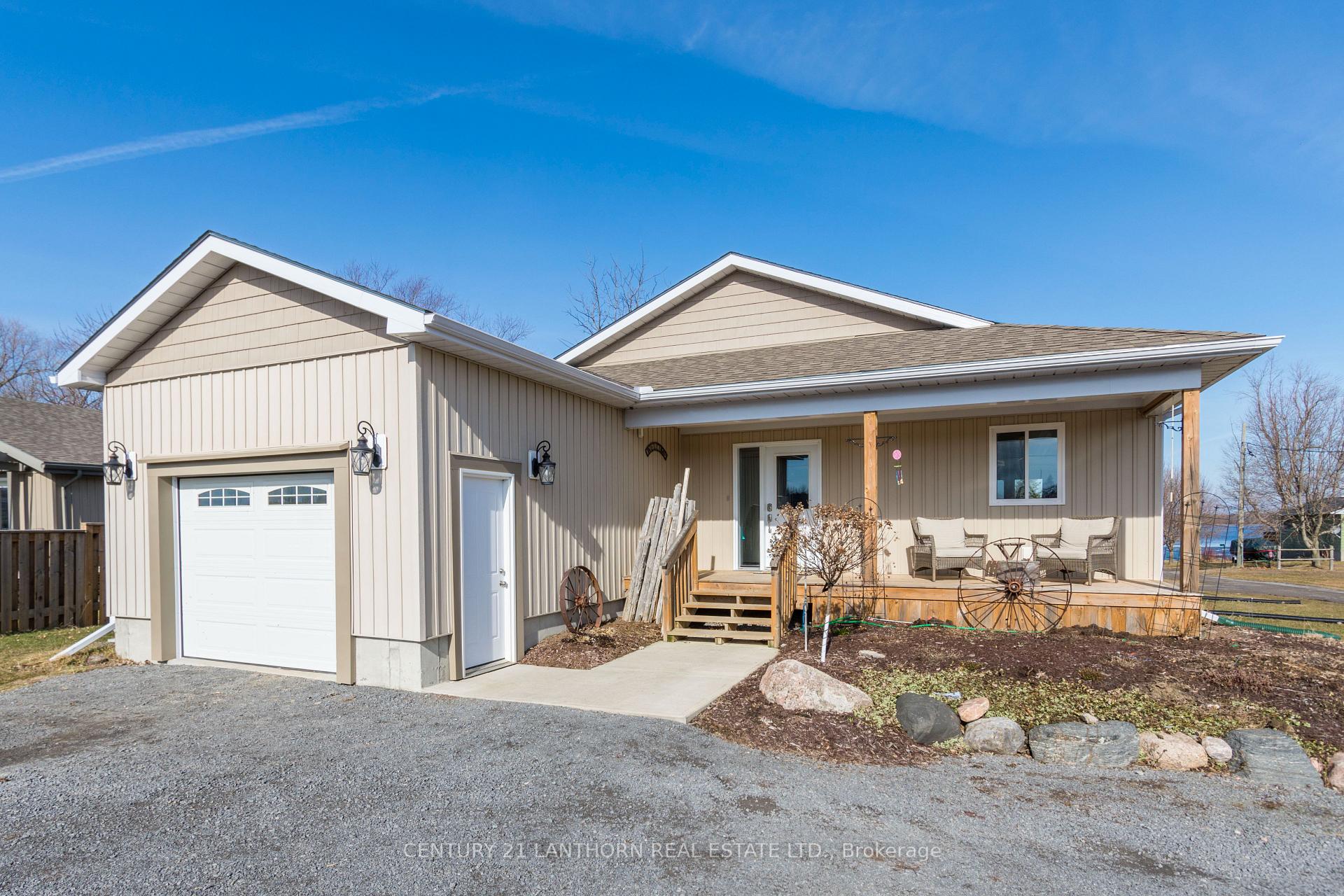 Front of 1649 County Rd 15 N