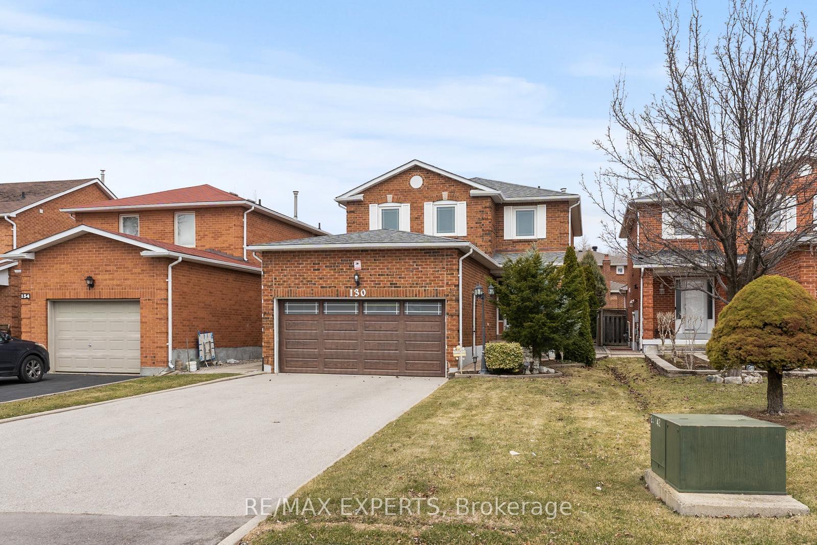Photo 3 of 130 Pentland Crescent, Vaughan, Maple — HOMEH