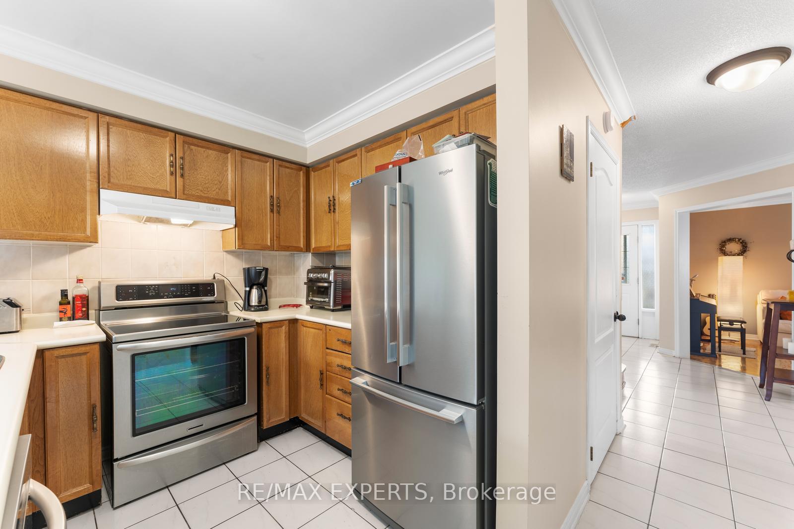 Photo 13 of 130 Pentland Crescent, Vaughan, Maple — HOMEH
