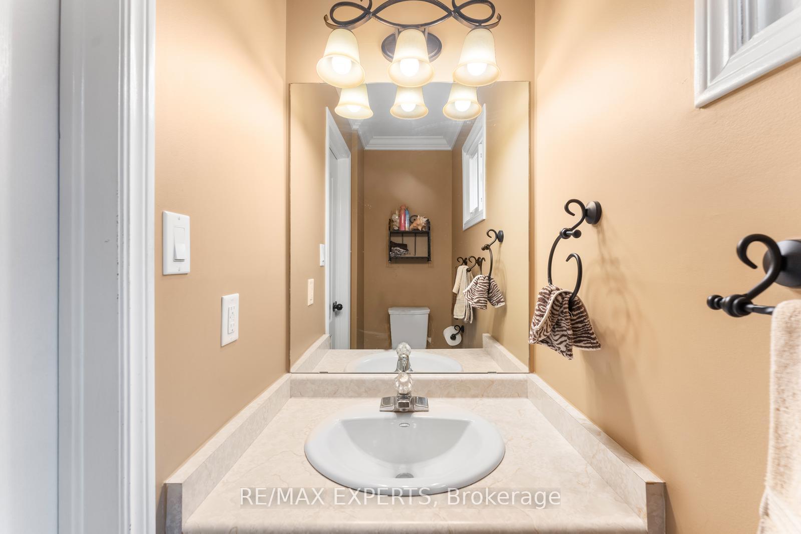 Photo 23 of 130 Pentland Crescent, Vaughan, Maple — HOMEH
