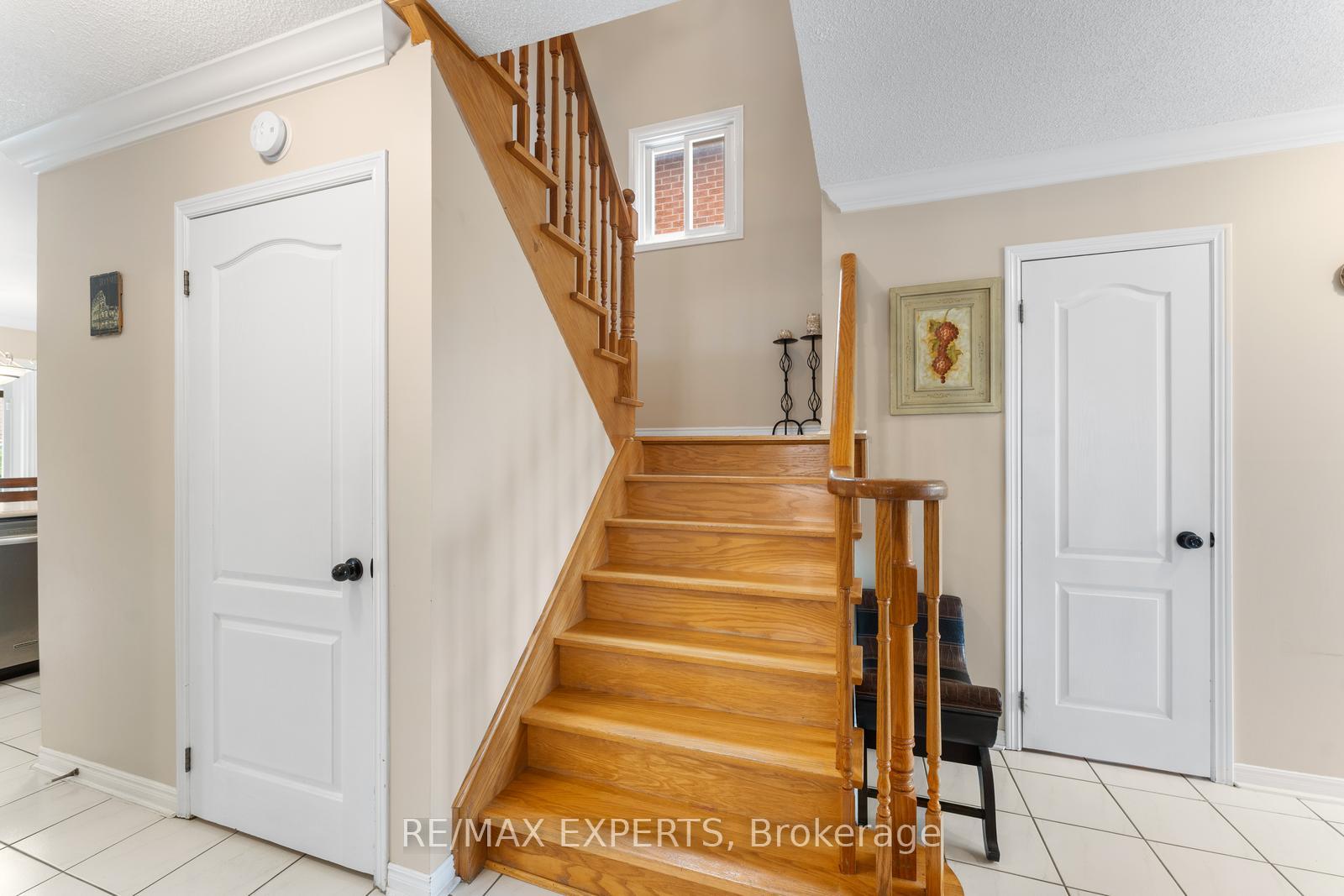 Photo 24 of 130 Pentland Crescent, Vaughan, Maple — HOMEH