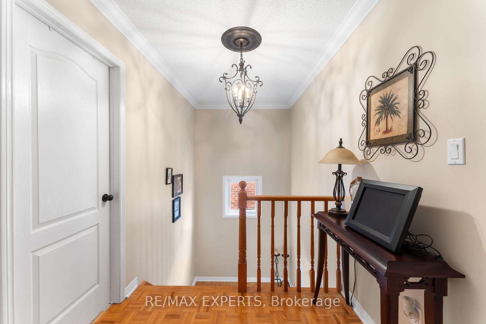 Photo 25 of 130 Pentland Crescent, Vaughan, Maple — HOMEH