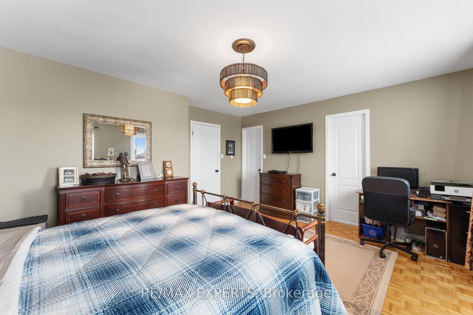 Photo 27 of 130 Pentland Crescent, Vaughan, Maple — HOMEH