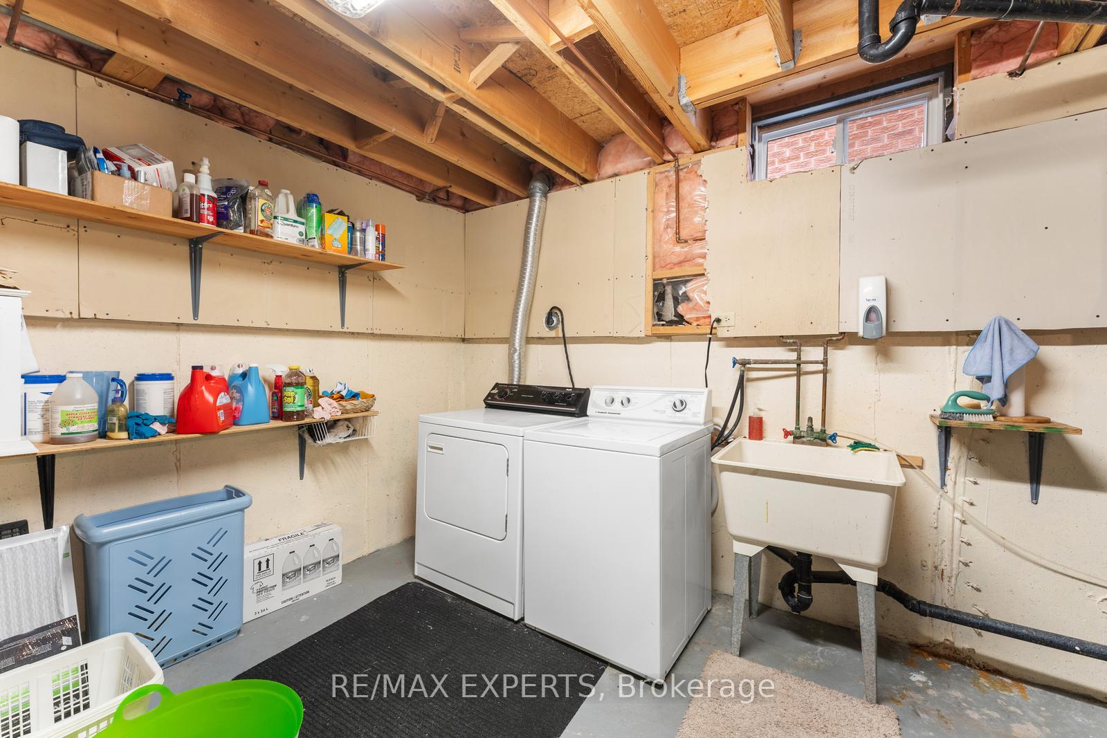 Photo 34 of 130 Pentland Crescent, Vaughan, Maple — HOMEH