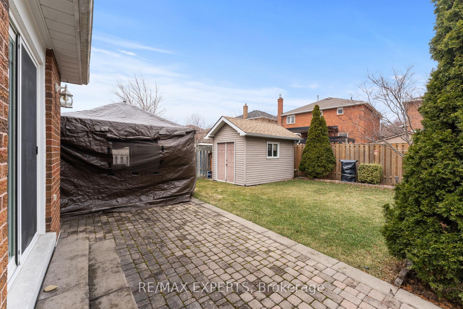 Photo 35 of 130 Pentland Crescent, Vaughan, Maple — HOMEH