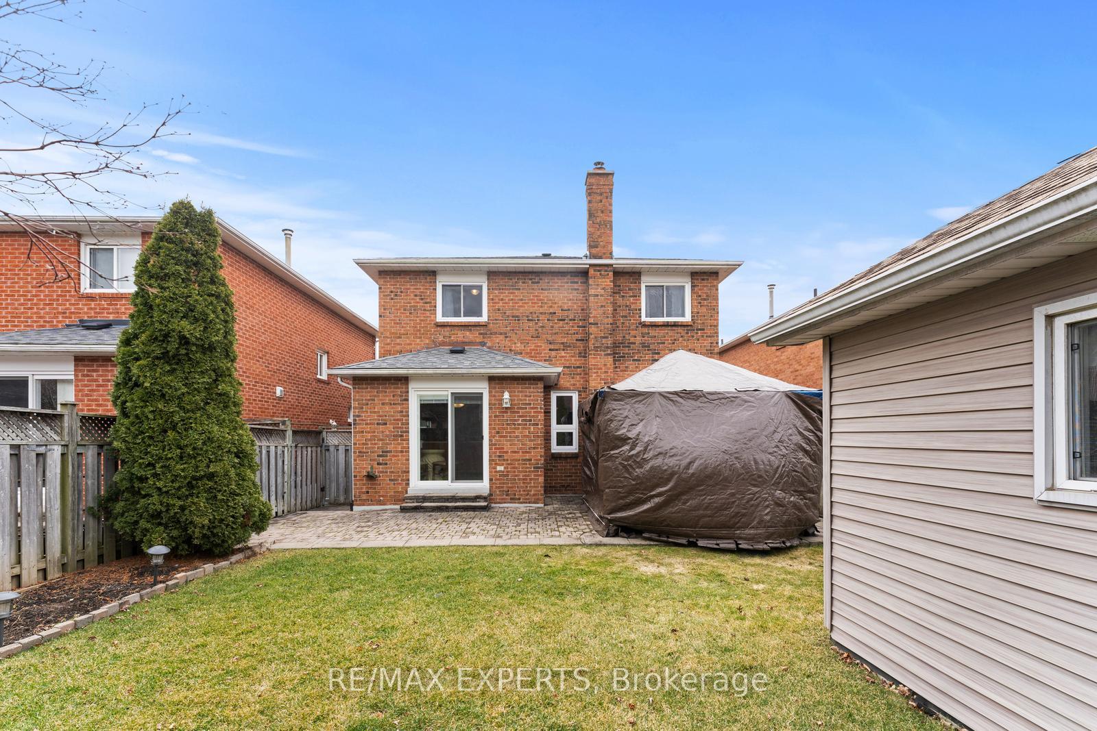 Photo 37 of 130 Pentland Crescent, Vaughan, Maple — HOMEH