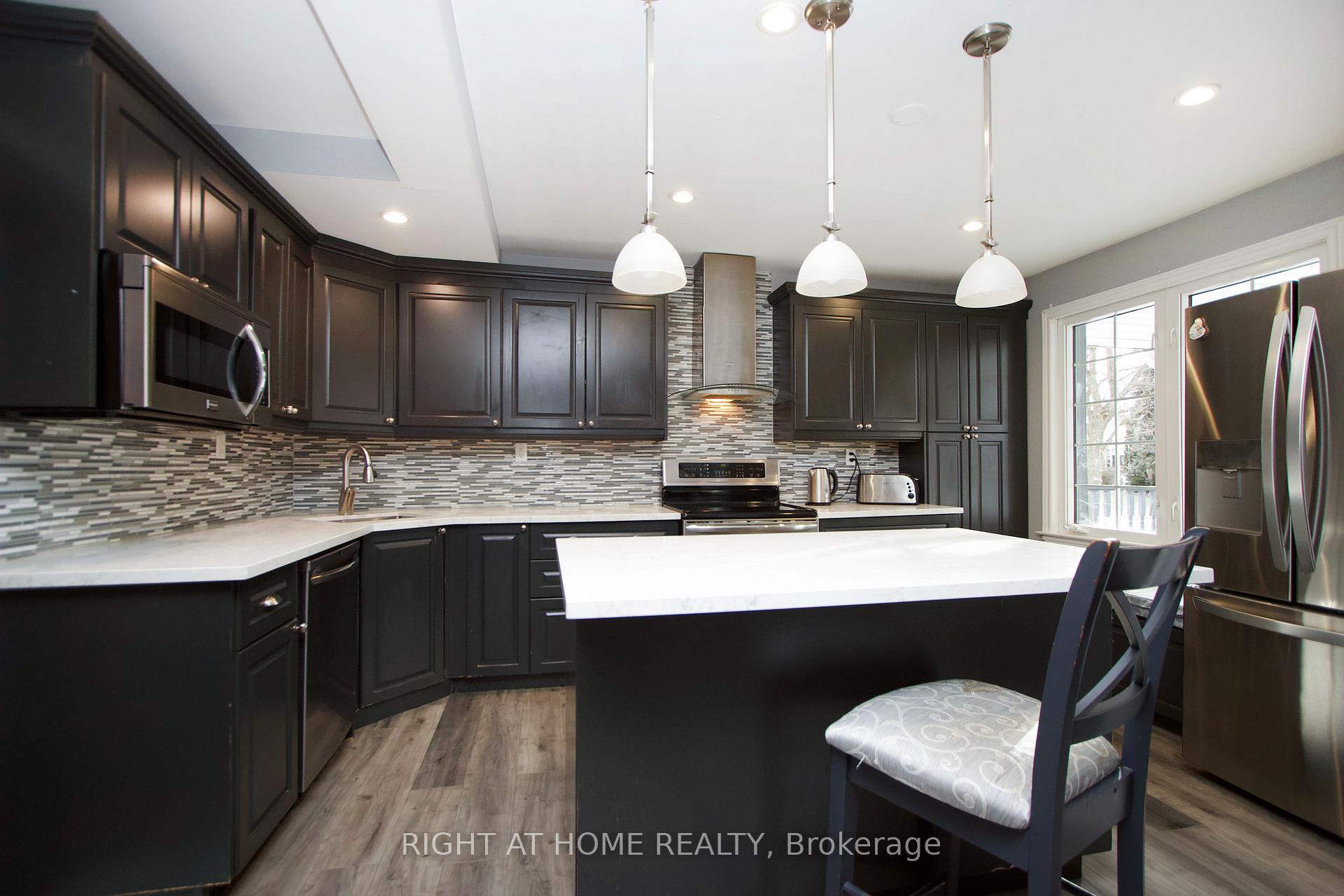 Photo 2 of 1053 Hortop Street, Oshawa, Centennial — HOMEH