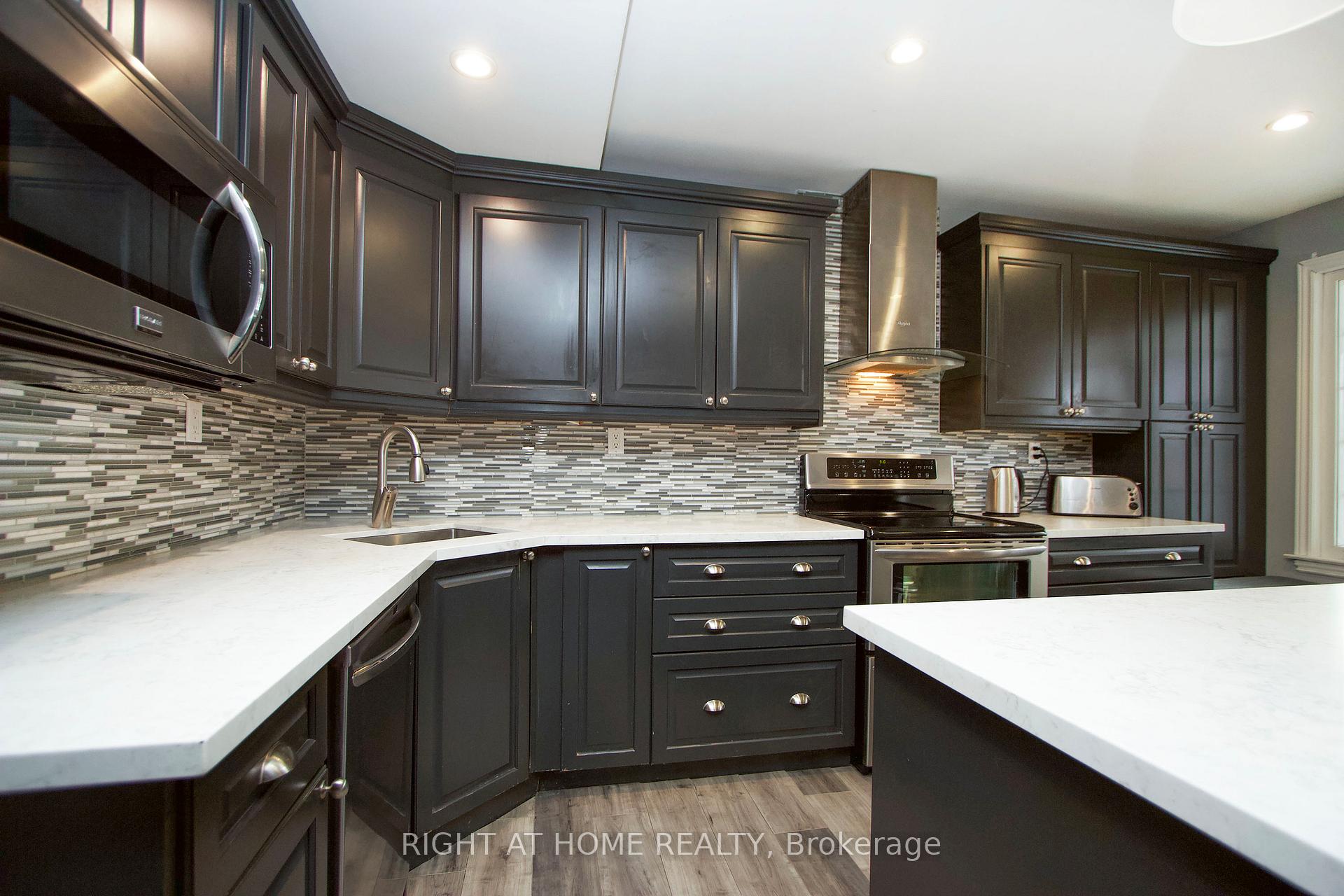 Photo 7 of 1053 Hortop Street, Oshawa, Centennial — HOMEH