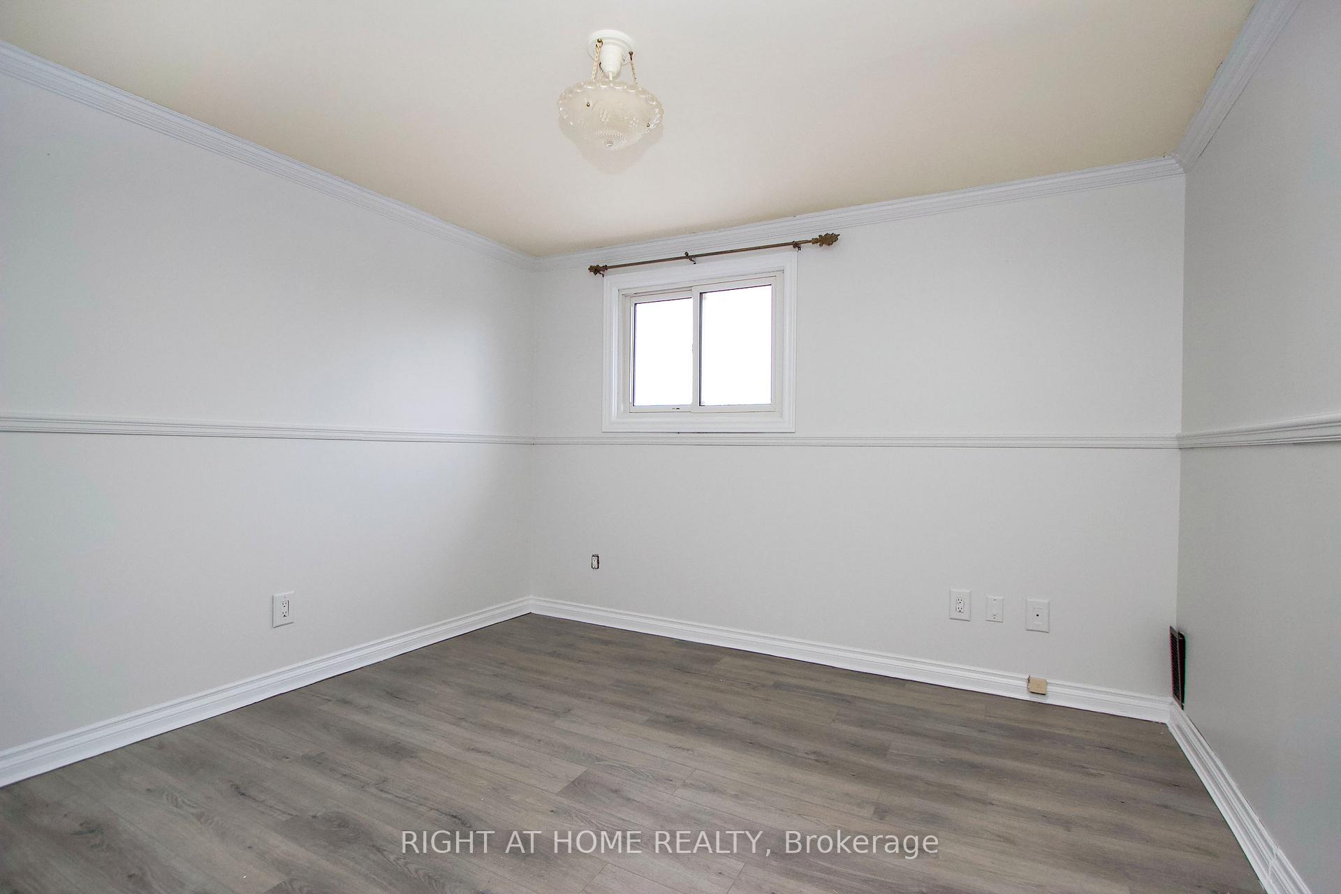 Photo 17 of 1053 Hortop Street, Oshawa, Centennial — HOMEH