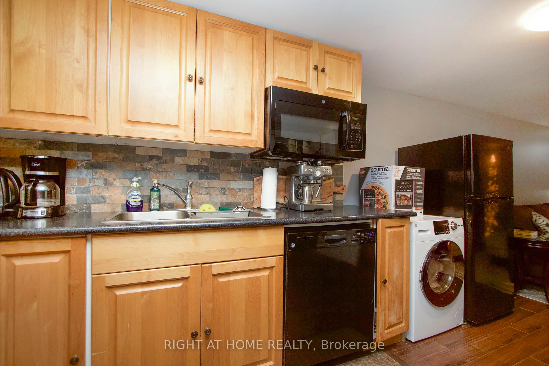 Photo 25 of 1053 Hortop Street, Oshawa, Centennial — HOMEH