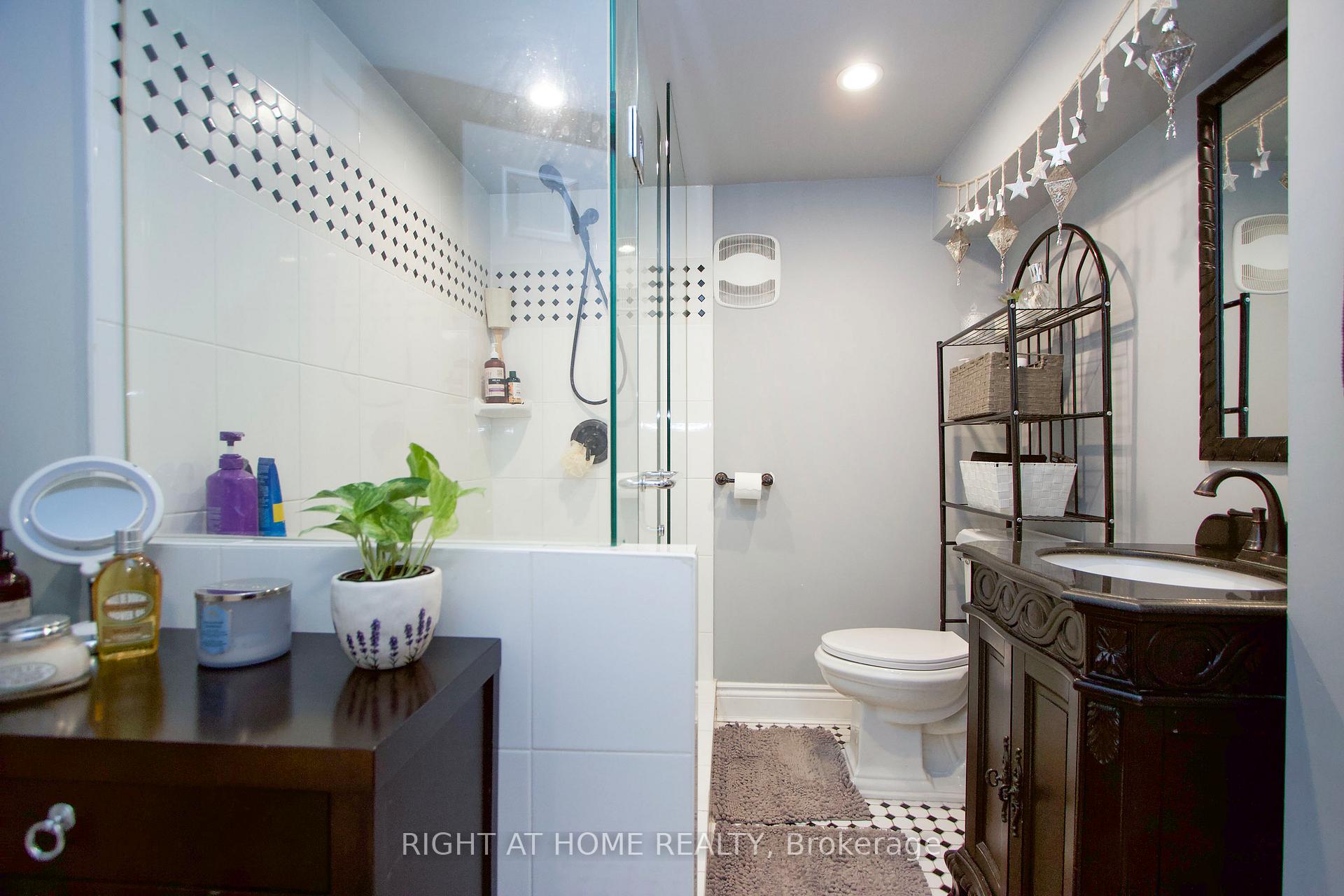 Photo 30 of 1053 Hortop Street, Oshawa, Centennial — HOMEH