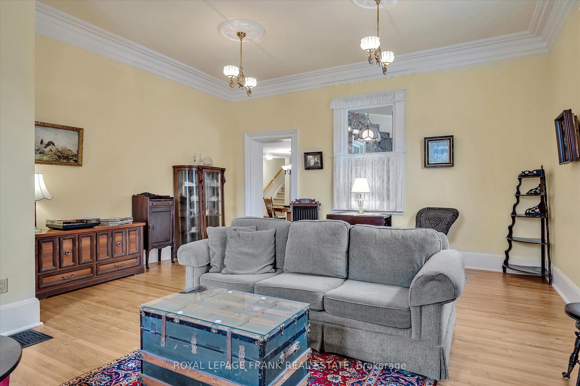 Photo 8 of 484 Gilmour Street, Peterborough, Town Ward 3 — HOMEH