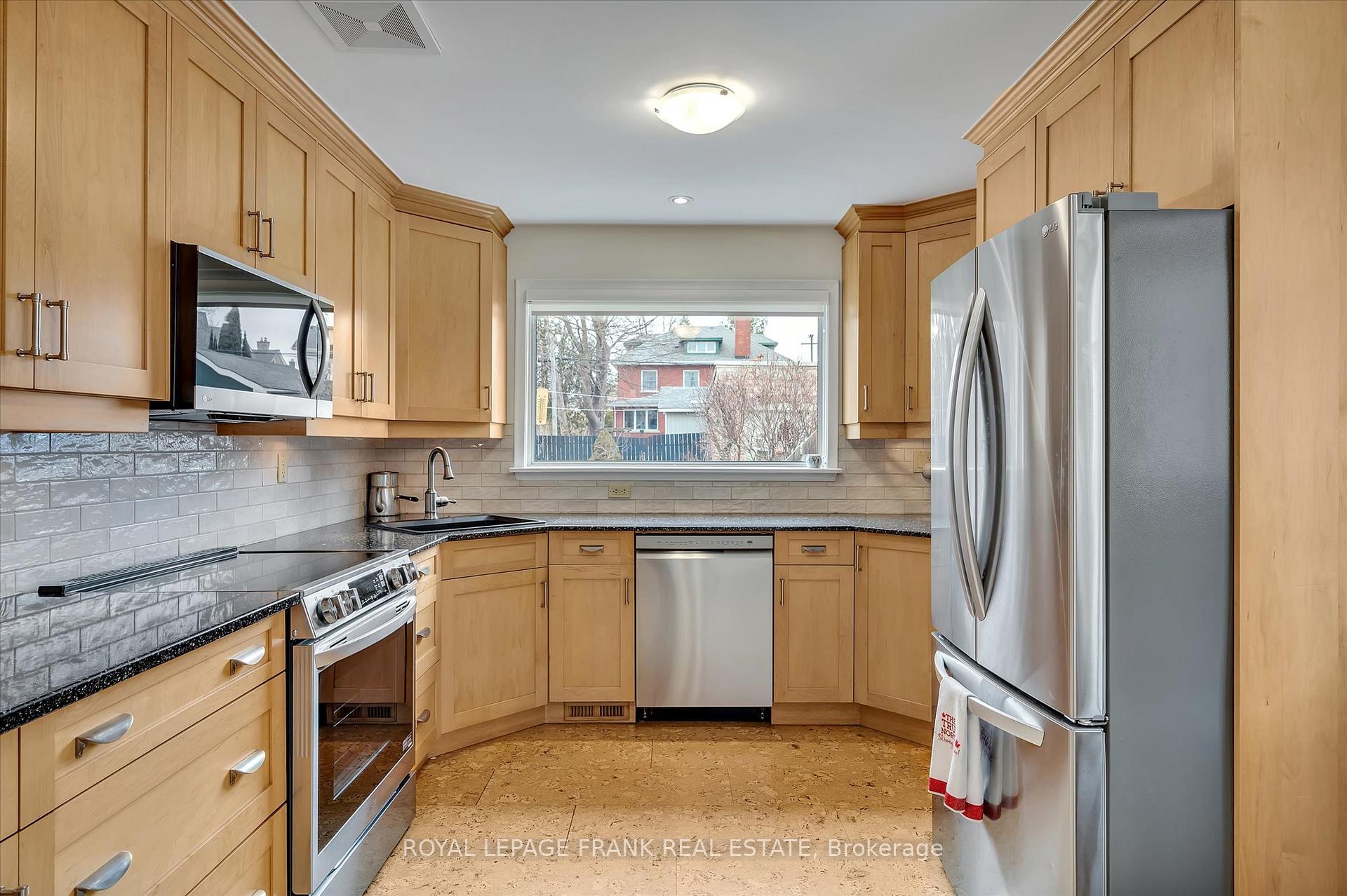 Photo 12 of 484 Gilmour Street, Peterborough, Town Ward 3 — HOMEH
