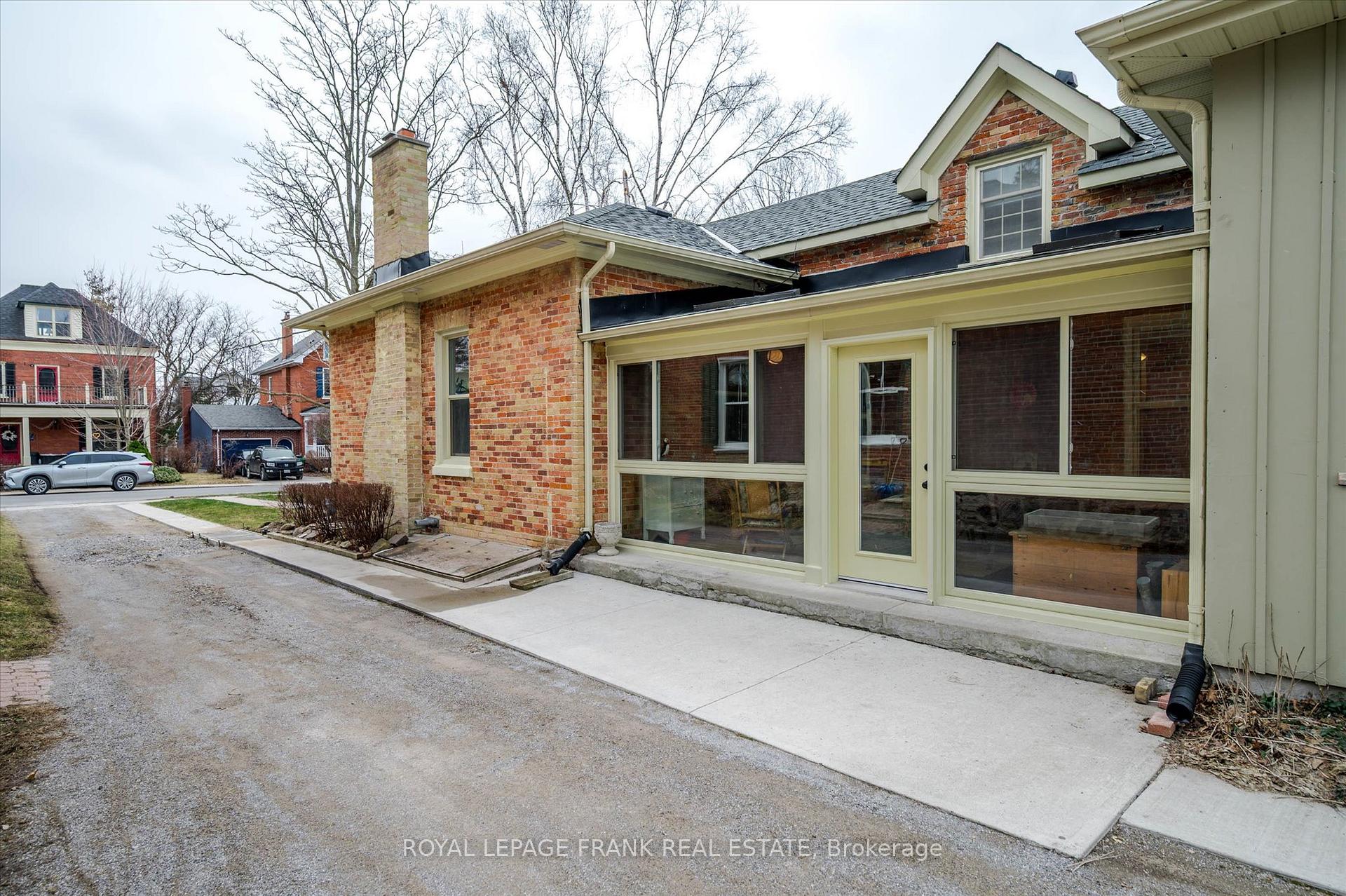 Photo 17 of 484 Gilmour Street, Peterborough, Town Ward 3 — HOMEH