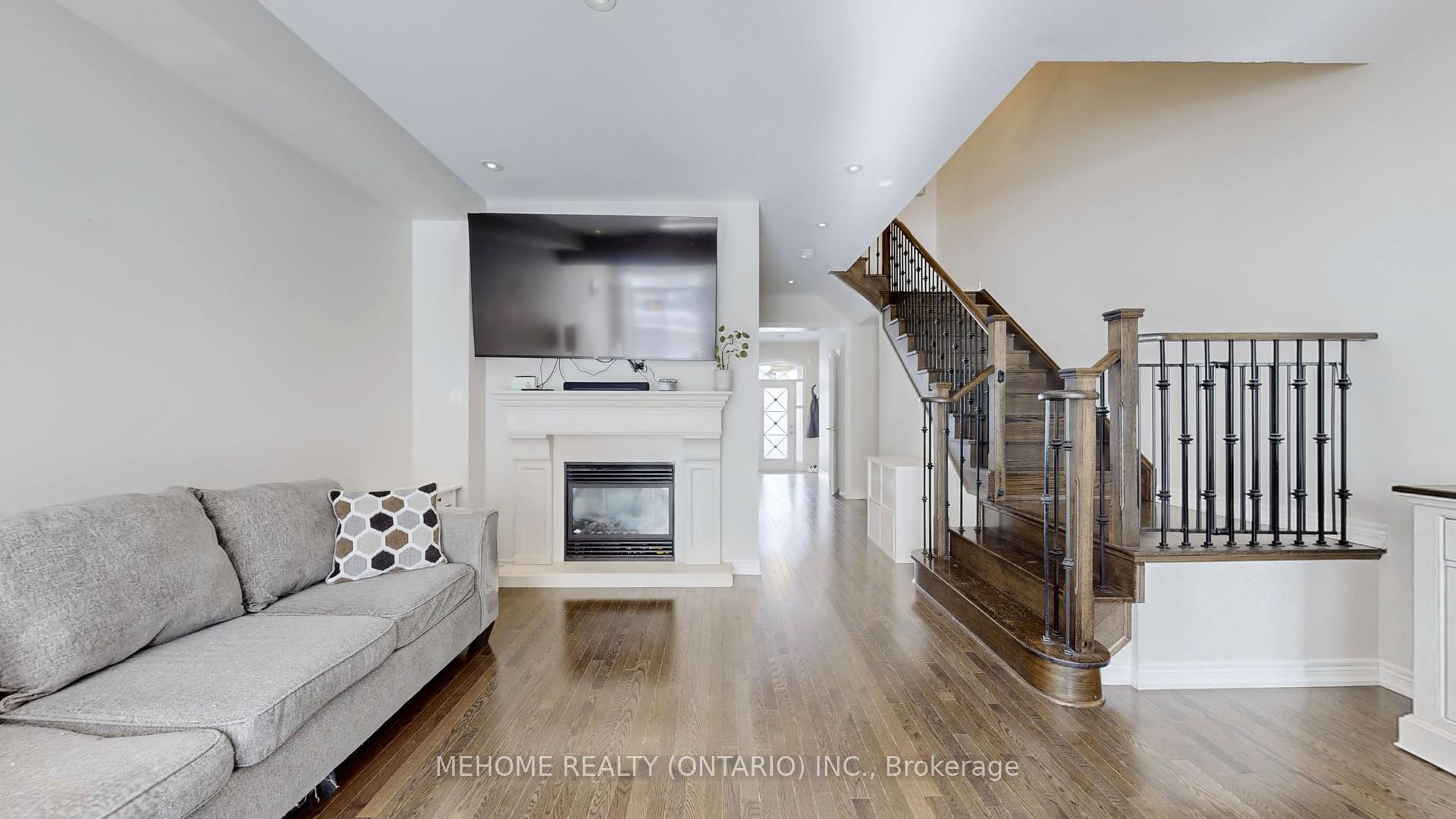 Photo 2 of 27 Sibella Way, Vaughan, Vellore Village — HOMEH