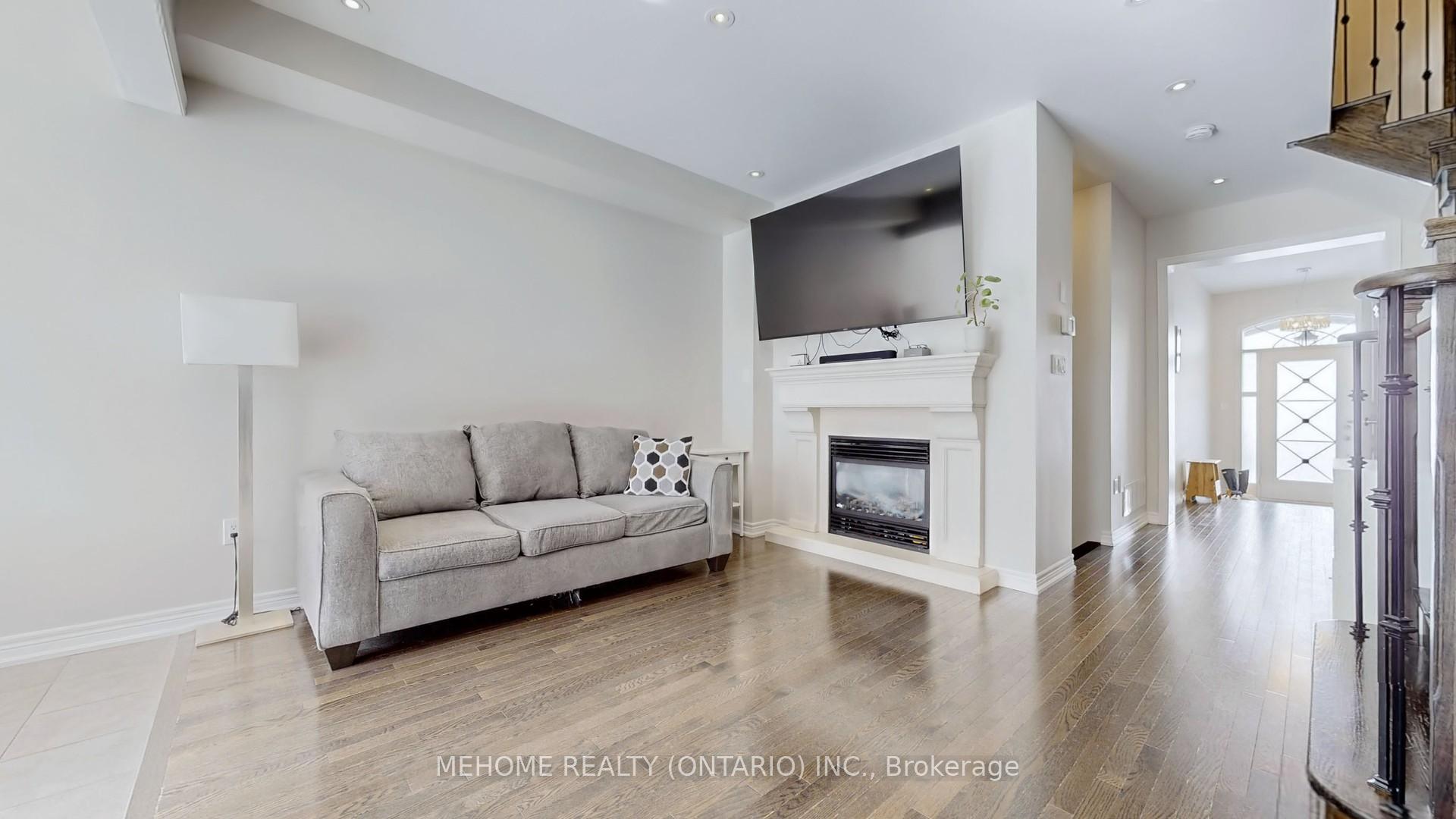 Photo 5 of 27 Sibella Way, Vaughan, Vellore Village — HOMEH