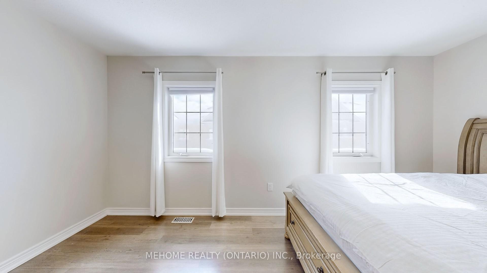 Photo 13 of 27 Sibella Way, Vaughan, Vellore Village — HOMEH