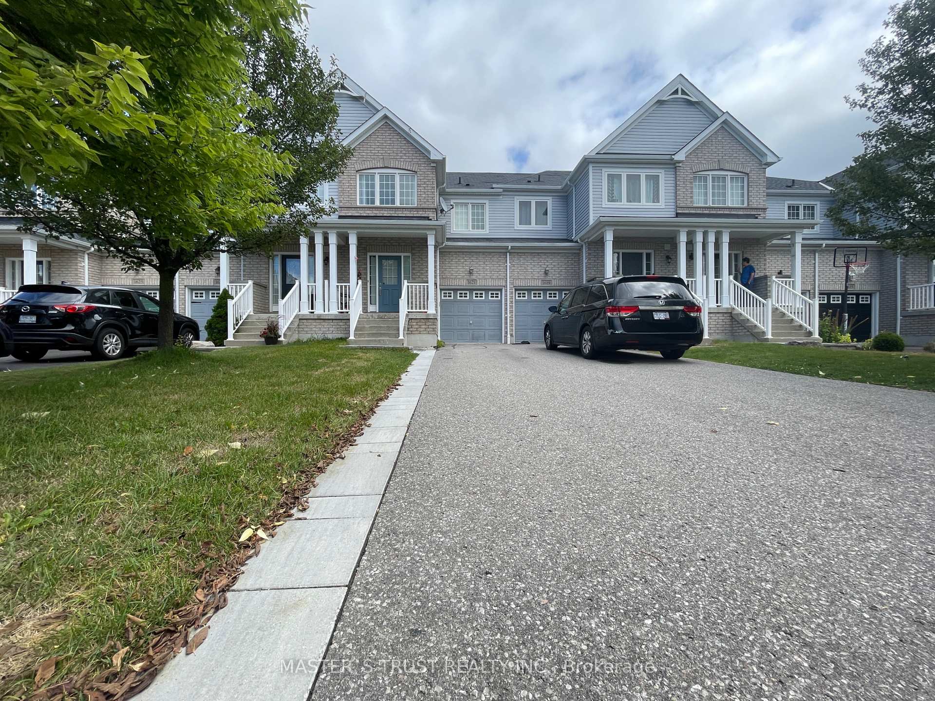 Front of 1621 Frolis Street