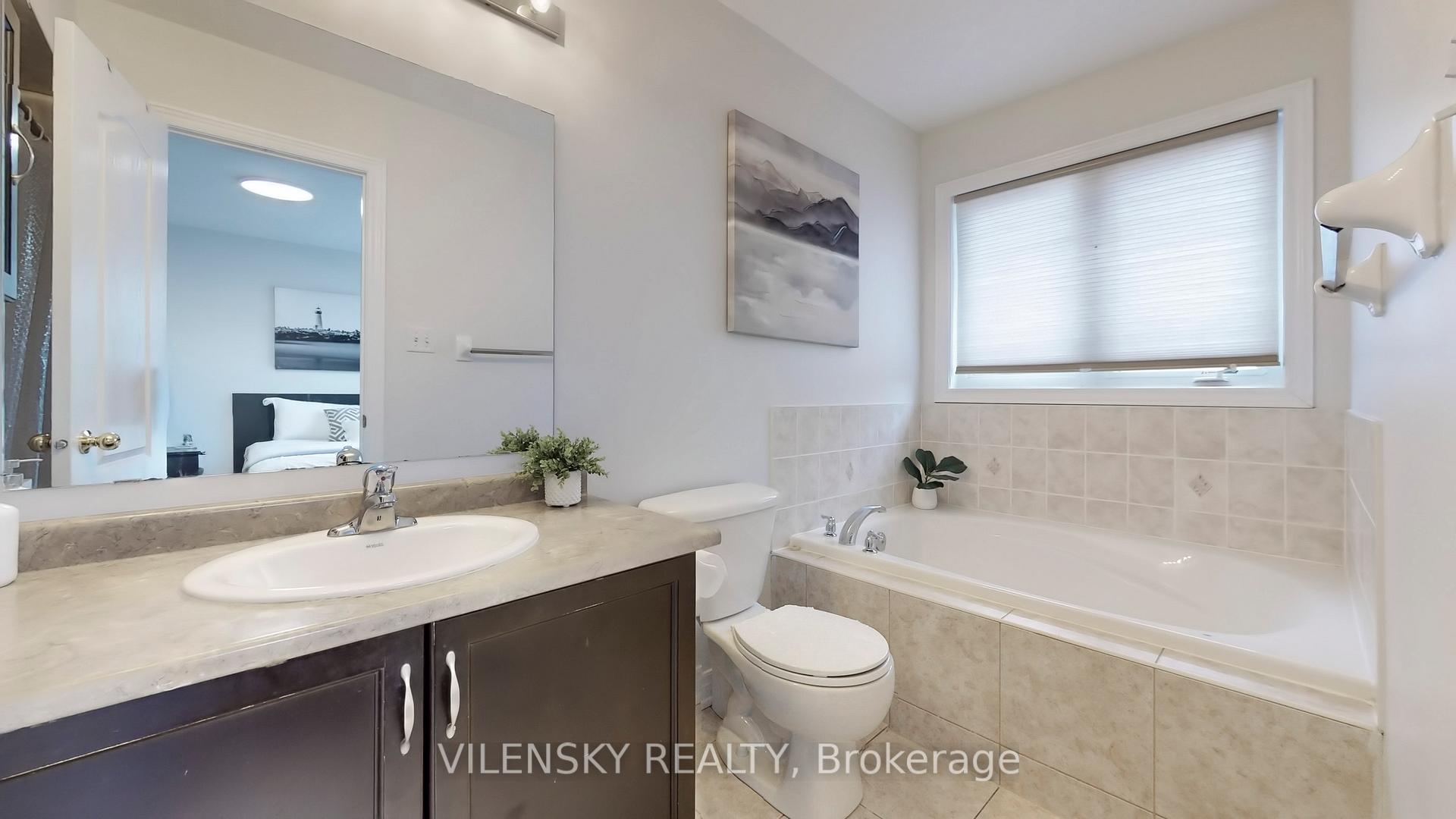 Photo 18 of 45 Spring Arbour Road, Vaughan, Patterson — HOMEH