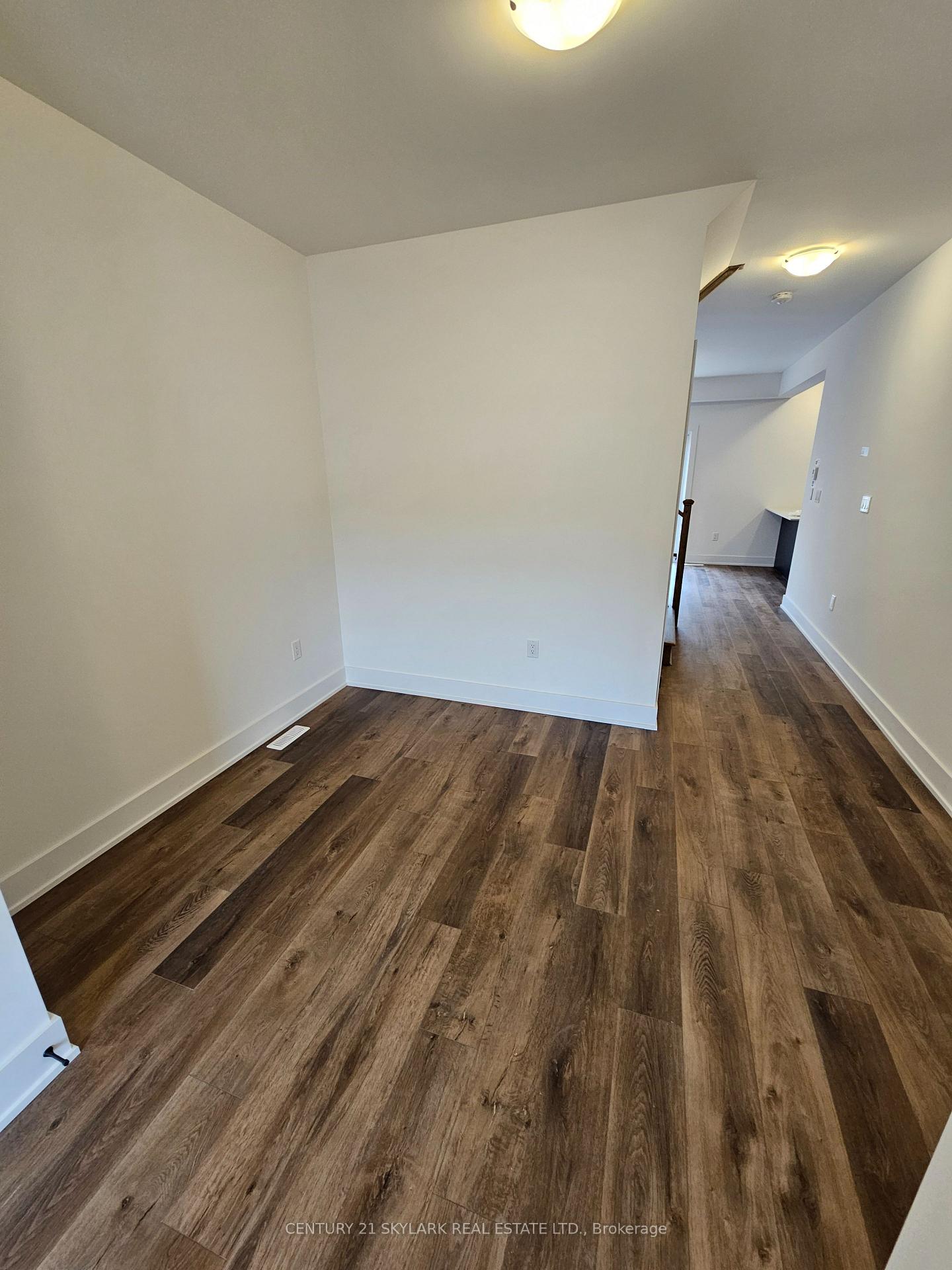 Photo 5 of 218 Prince William Way, Barrie, Rural Barrie Southeast — HOMEH