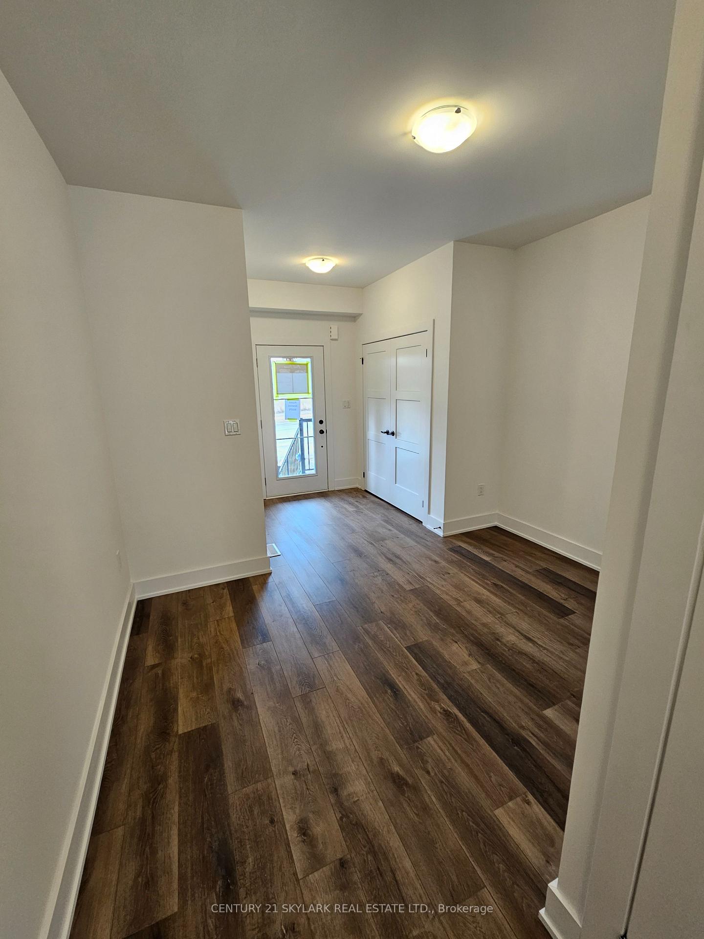 Photo 13 of 218 Prince William Way, Barrie, Rural Barrie Southeast — HOMEH