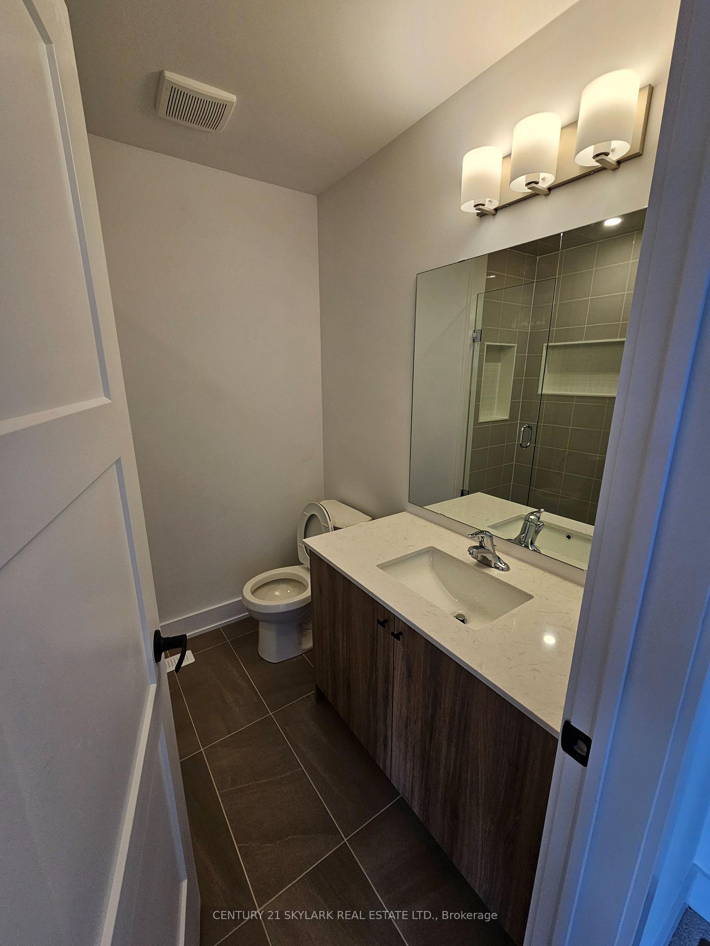 Photo 29 of 218 Prince William Way, Barrie, Rural Barrie Southeast — HOMEH