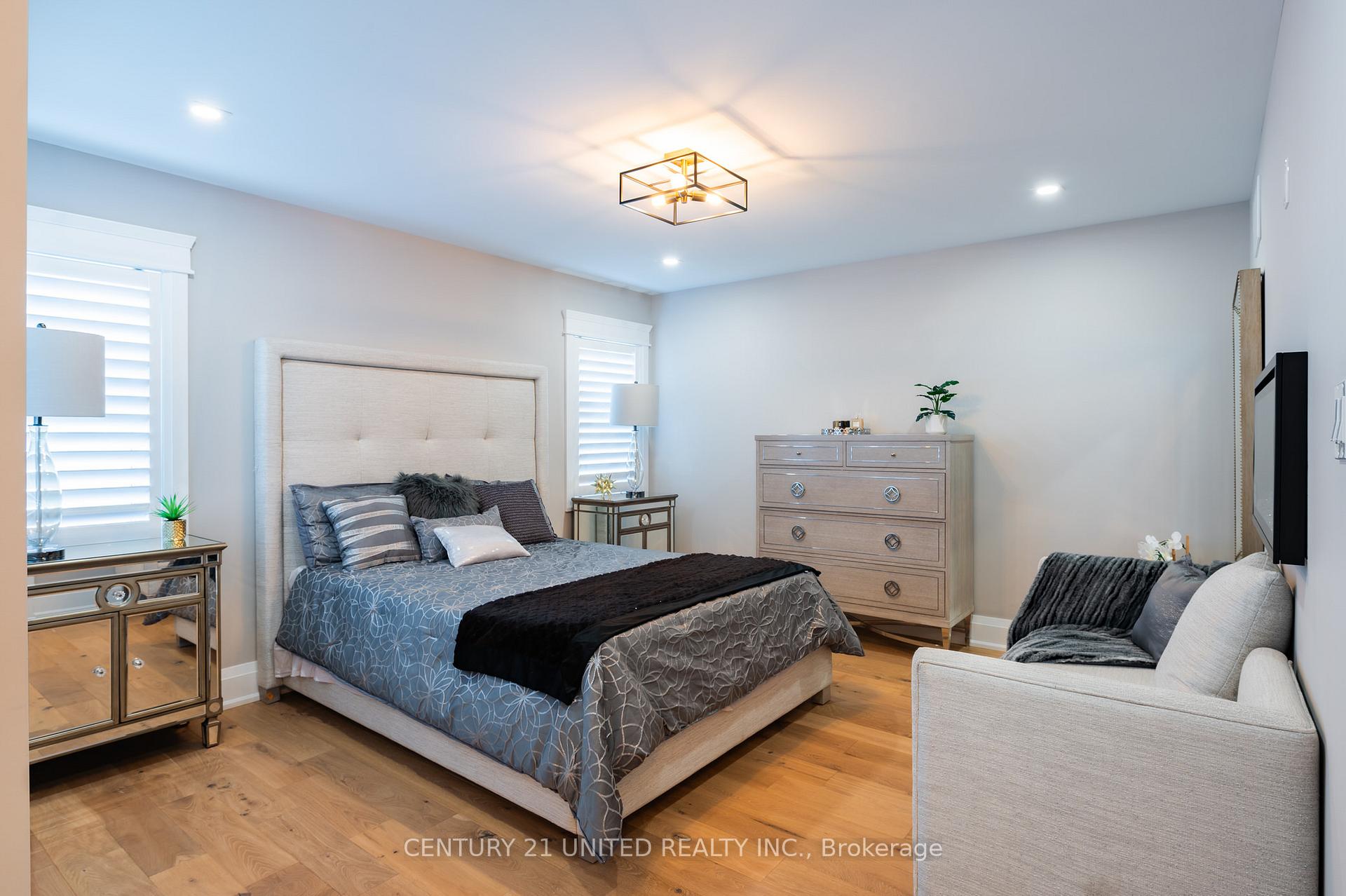 Photo 33 of 56 York Drive, Peterborough, Monaghan Ward 2 — HOMEH
