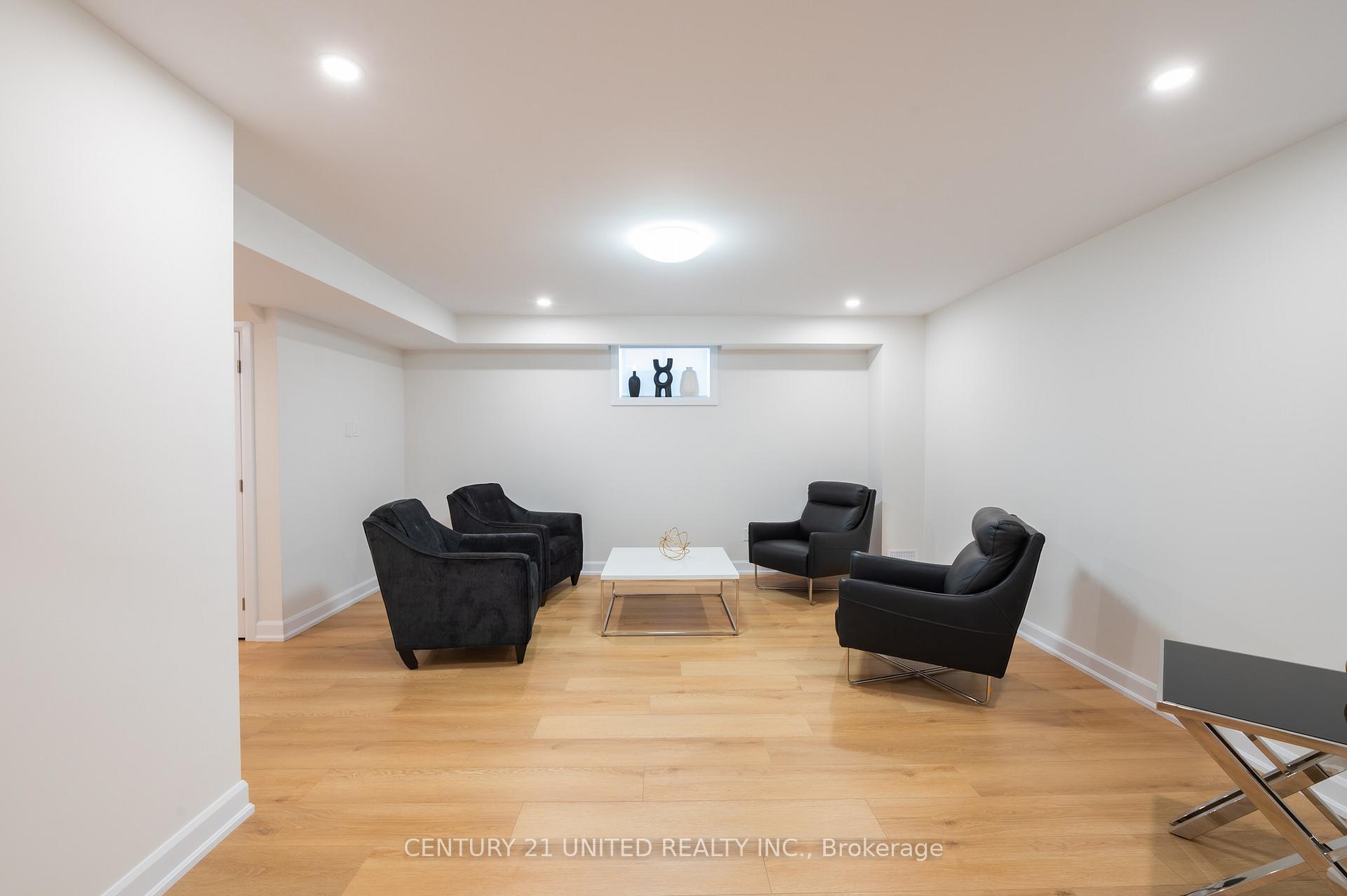 Photo 40 of 56 York Drive, Peterborough, Monaghan Ward 2 — HOMEH