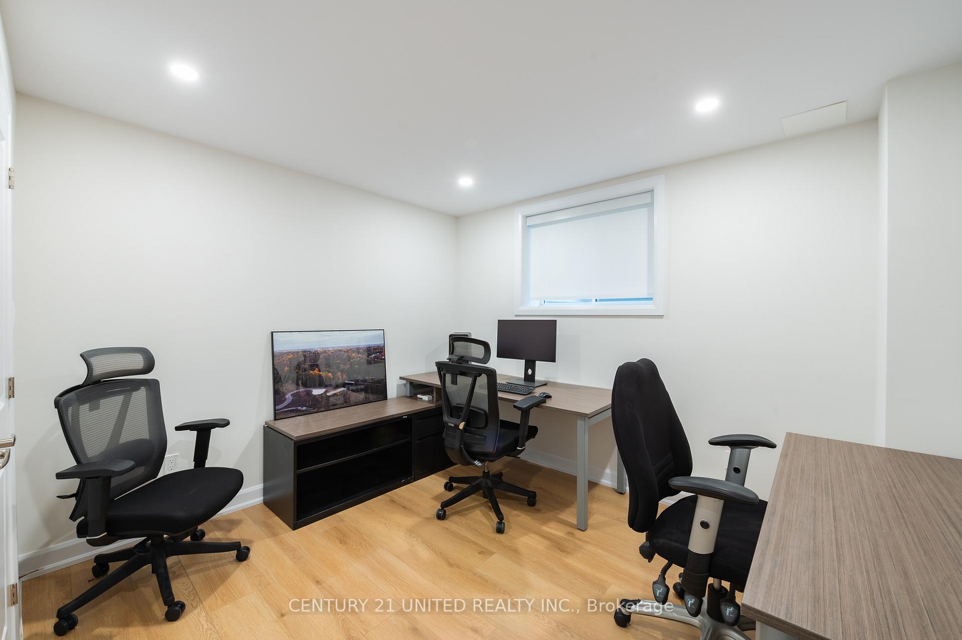 Photo 41 of 56 York Drive, Peterborough, Monaghan Ward 2 — HOMEH