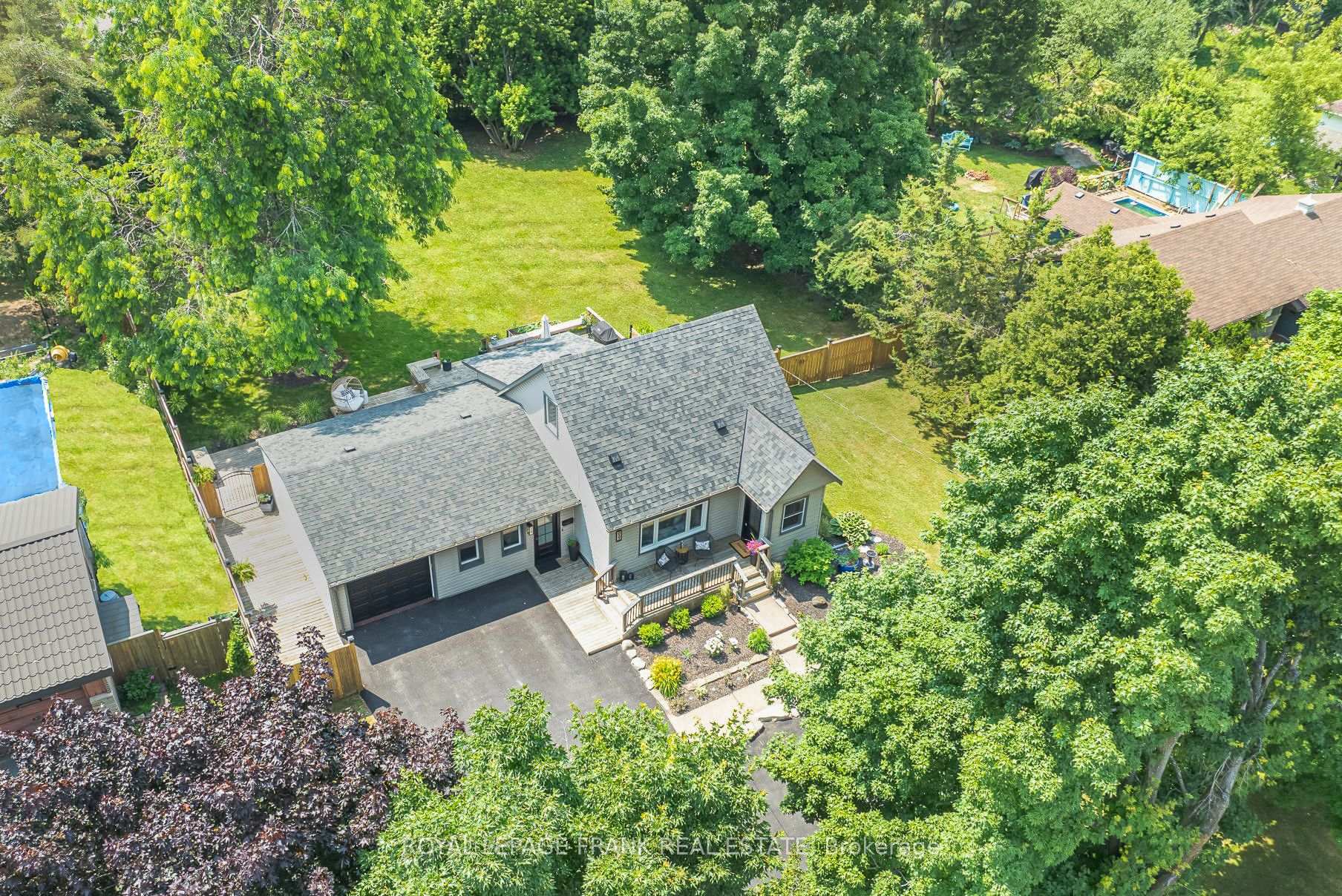 Photo 3 of 623 Spillsbury Drive, Peterborough, Otonabee Ward 1 — HOMEH