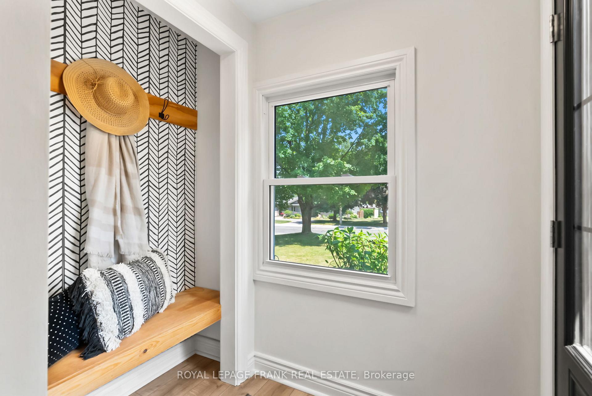 Photo 5 of 623 Spillsbury Drive, Peterborough, Otonabee Ward 1 — HOMEH