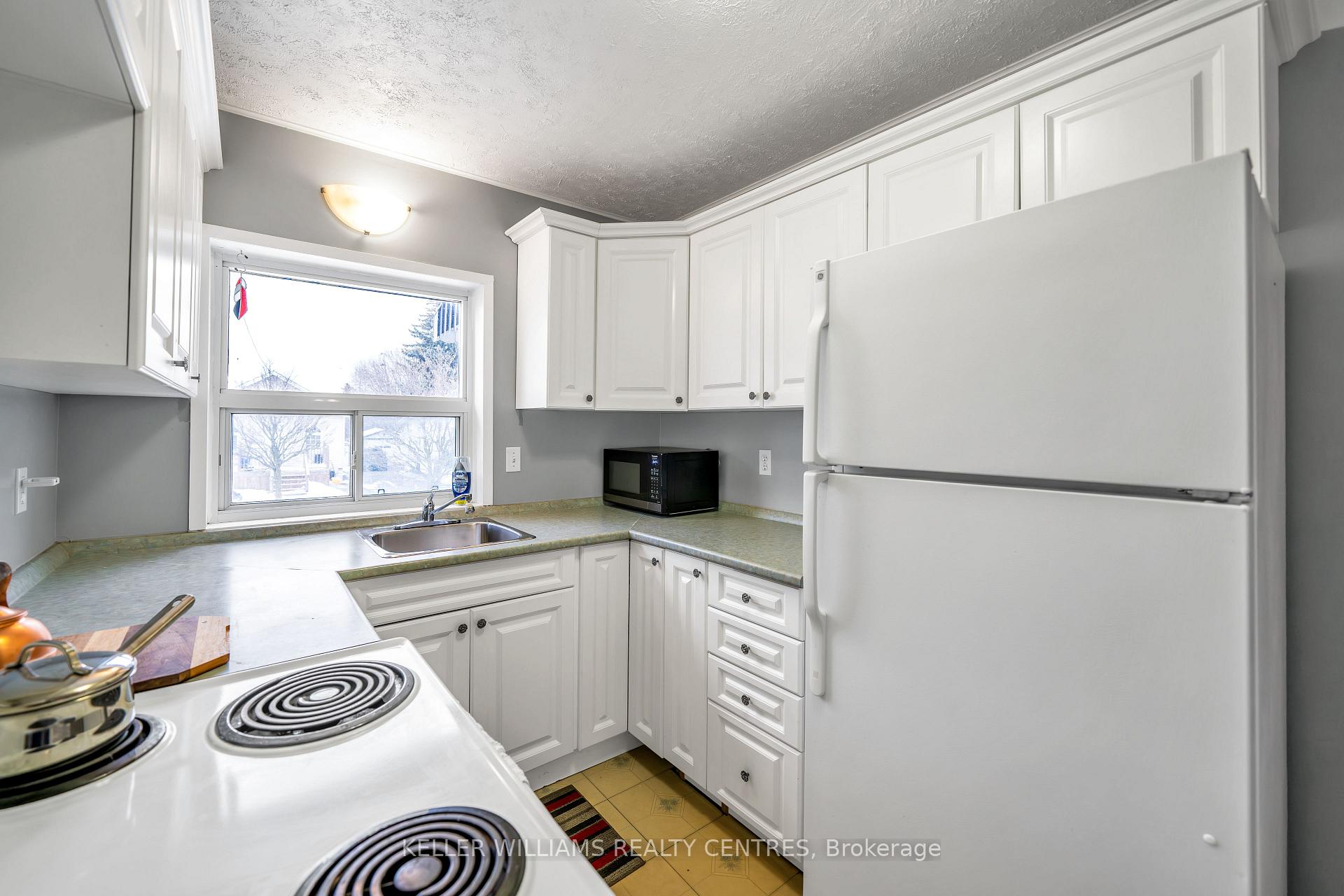 Photo 12 of 340 Pine Avenue, Oshawa, Vanier — HOMEH