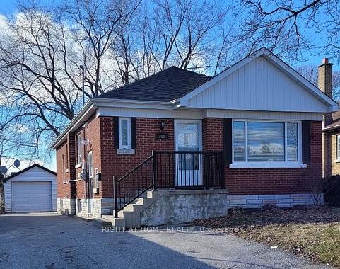 Front of 202 Cadillac Avenue S
